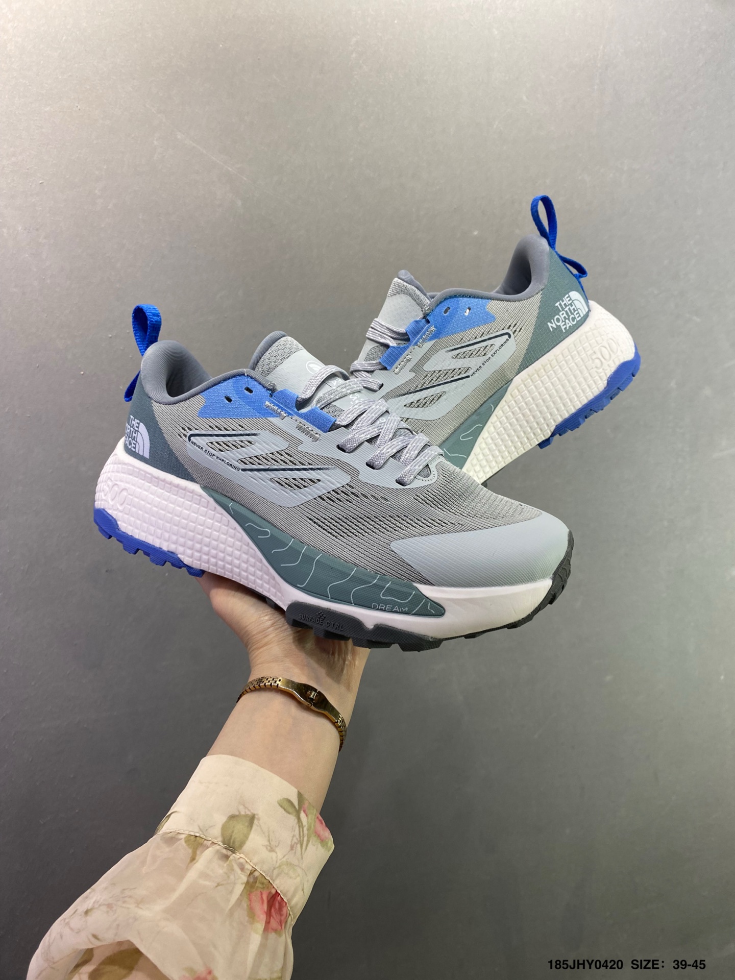 北面THE NORTH FACE Altamesa 圆头系带 减震 耐磨 低帮 徒步鞋 NF0A8A9R-812-High Quatity Cheap Brand wholesale wholesaler seller Clothes Bags handbags Sneakers Top Fashion Clothing Shoes from China Factory Chinese suppliers best Quality Beautiful Price 北面THE NORTH FACE Altamesa 圆头系带 减震 耐磨 低帮 徒步鞋 NF0A8A9R-812