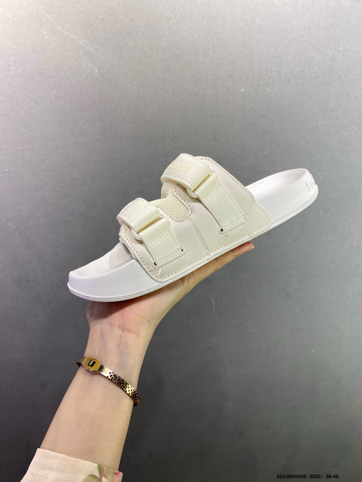 新百伦 New balance NB SWAUTSB 1 夏季单品 超软云朵气垫拖鞋-High Quatity Cheap Brand wholesale wholesaler seller Clothes Bags handbags Sneakers Top Fashion Clothing Shoes from China Factory Chinese suppliers best Quality Beautiful Price 新百伦 New balance NB SWAUTSB 1 夏季单品 超软云朵气垫拖鞋