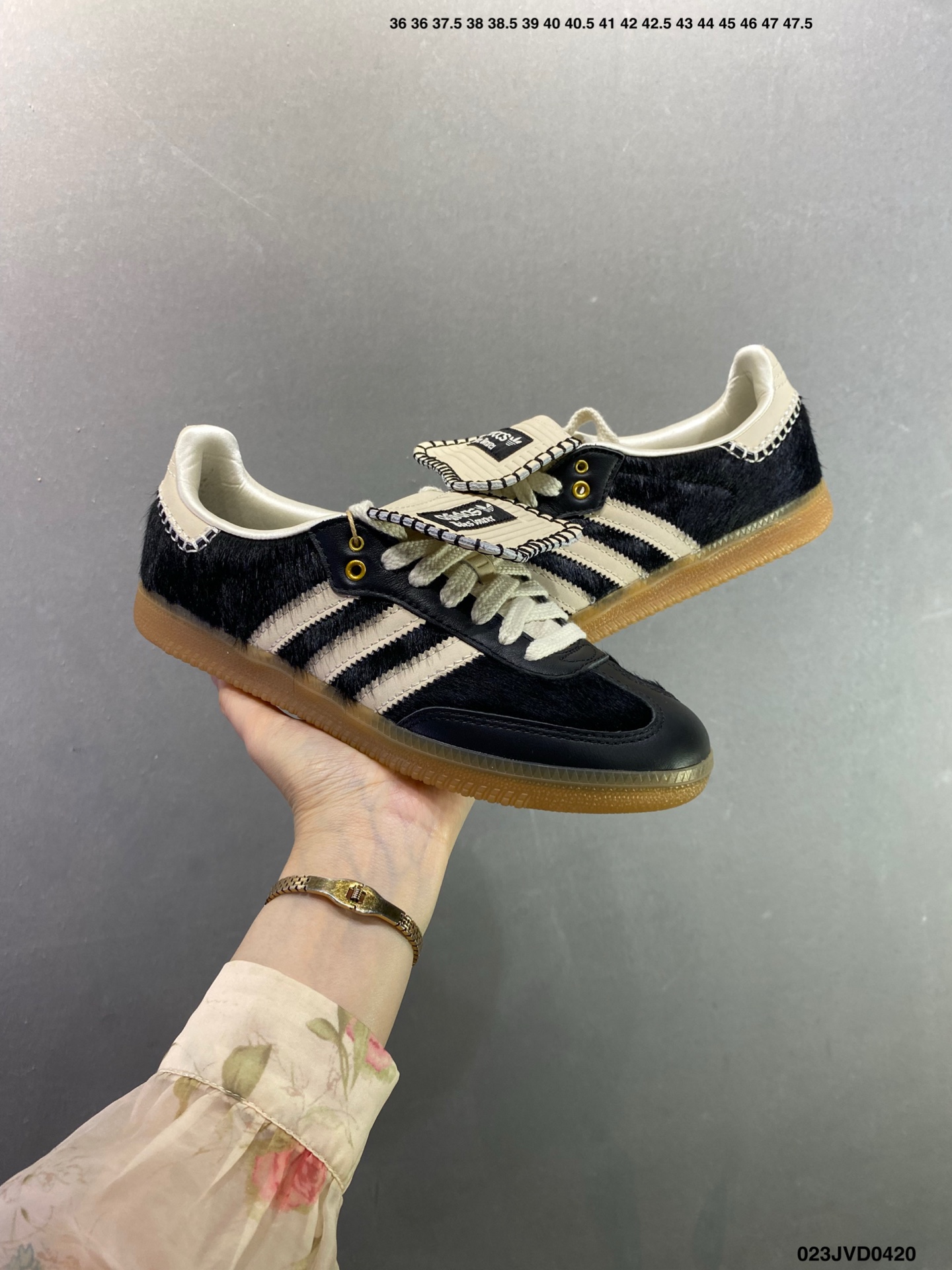 阿迪达斯 德训鞋 经典复古低帮休闲运动慢跑鞋Wales Bonner x adidas 2024 全新秋冬系列联名鞋款 经典运动板鞋 IE0580-High Quatity Cheap Brand wholesale wholesaler seller Clothes Bags handbags Sneakers Top Fashion Clothing Shoes from China Factory Chinese suppliers best Quality Beautiful Price 阿迪达斯 德训鞋 经典复古低帮休闲运动慢跑鞋Wales Bonner x adidas 2024 全新秋冬系列联名鞋款 经典运动板鞋 IE0580