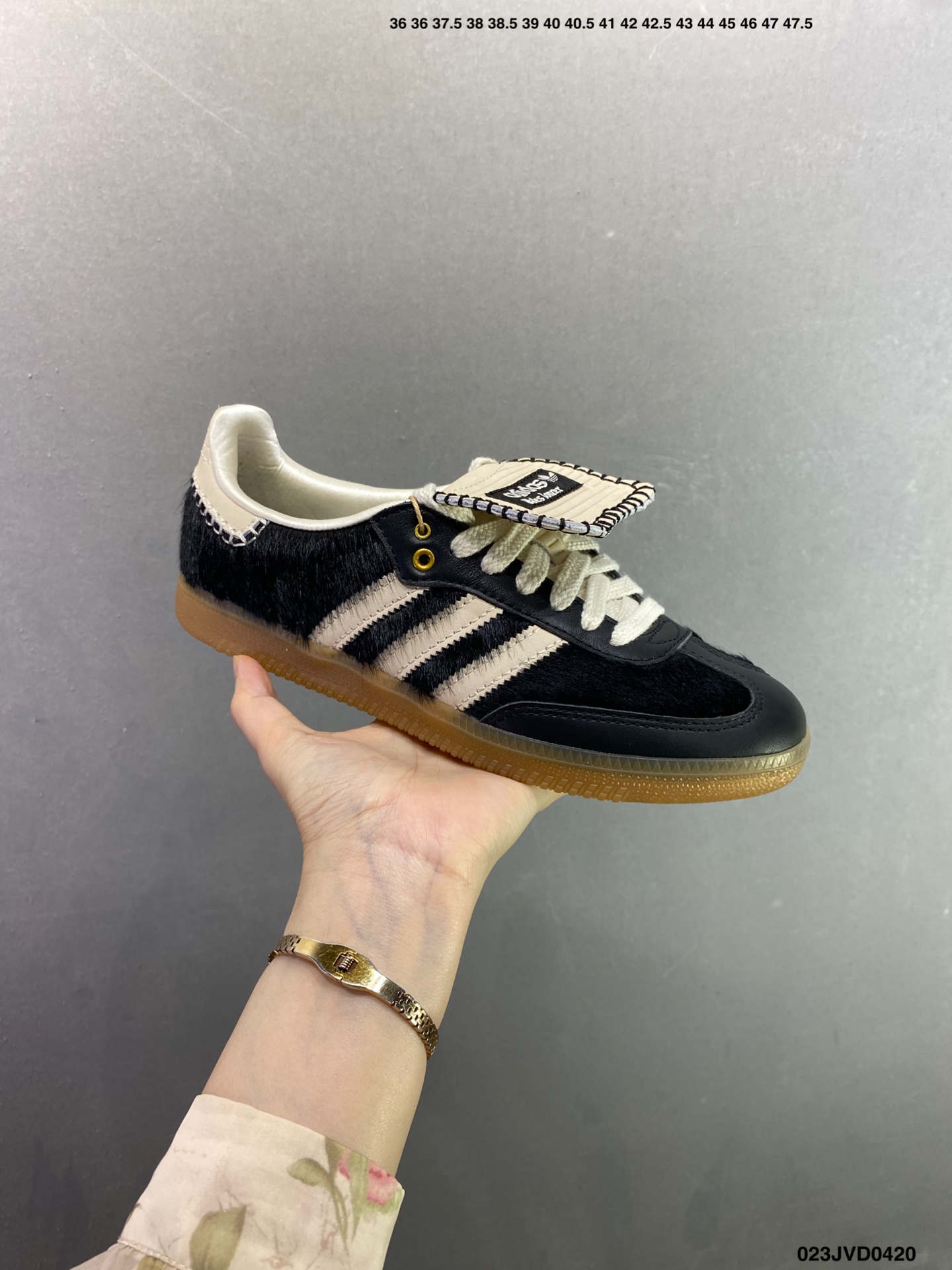 阿迪达斯 德训鞋 经典复古低帮休闲运动慢跑鞋Wales Bonner x adidas 2024 全新秋冬系列联名鞋款 经典运动板鞋 IE0580-High Quatity Cheap Brand wholesale wholesaler seller Clothes Bags handbags Sneakers Top Fashion Clothing Shoes from China Factory Chinese suppliers best Quality Beautiful Price 阿迪达斯 德训鞋 经典复古低帮休闲运动慢跑鞋Wales Bonner x adidas 2024 全新秋冬系列联名鞋款 经典运动板鞋 IE0580