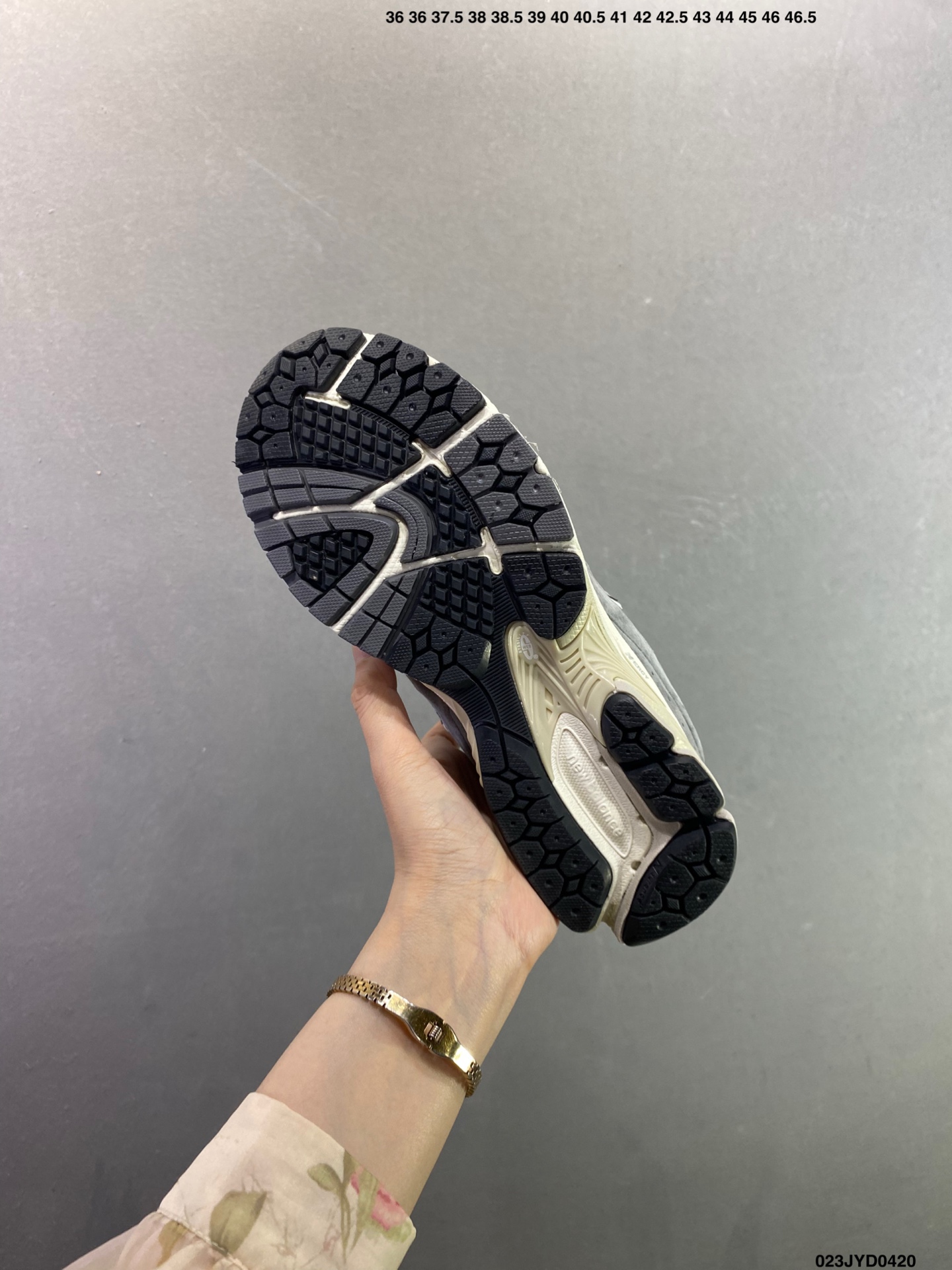 New Balance 2002R 新百伦经典配色 沿袭了面世之初的经典科技 M2002RDP