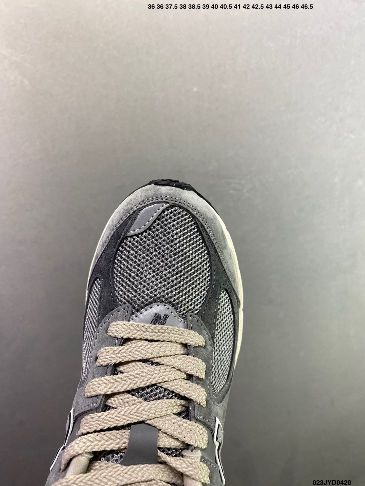 New Balance 2002R 新百伦经典配色 沿袭了面世之初的经典科技 M2002RDP