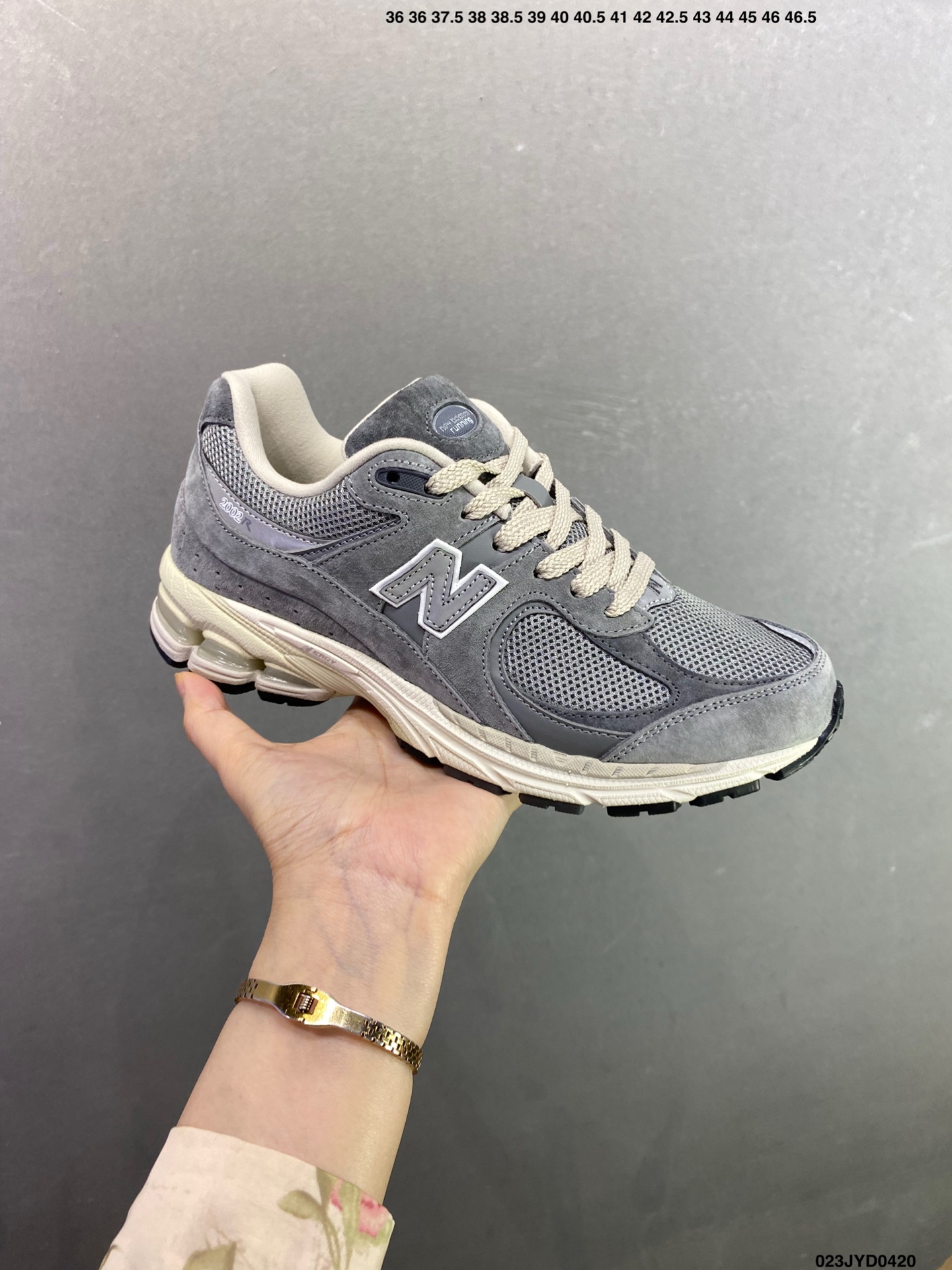 New Balance 2002R 新百伦经典配色 沿袭了面世之初的经典科技 M2002RDP