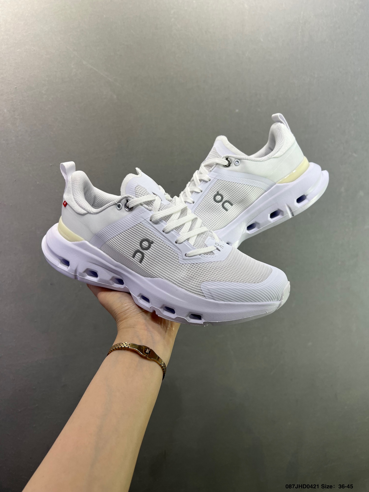 170 On昂跑Cloudpulse Next 轻量运动休闲鞋 脚感很舒服 鞋底柔软且包裹性好