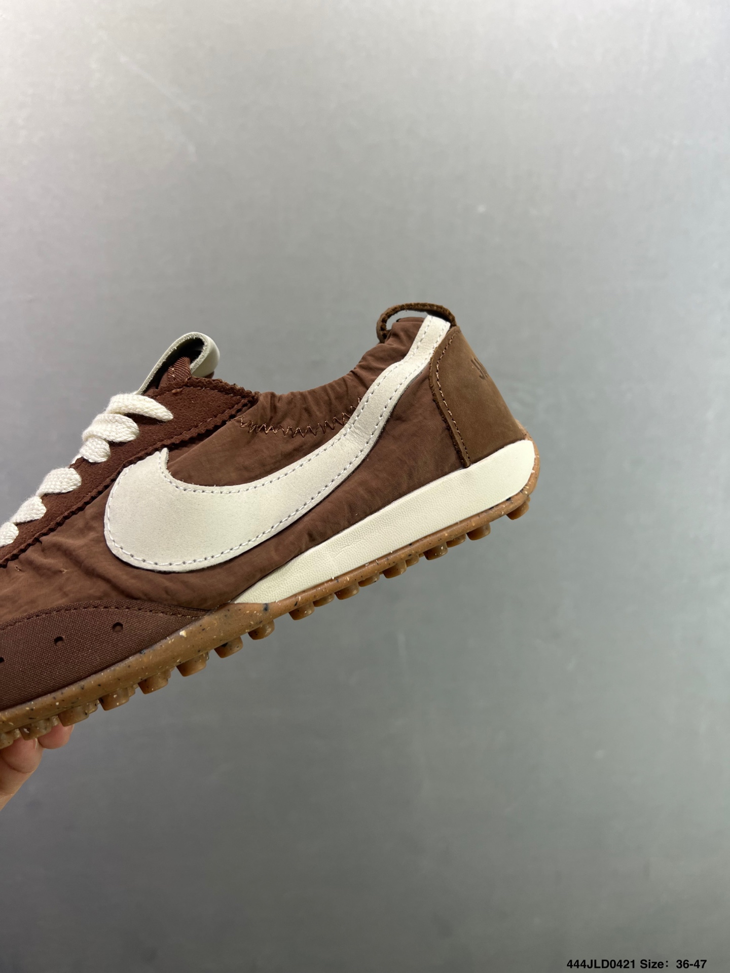 Jacquemus x Nike Jacumoon 耐克 柔软舒适防滑耐磨 低帮休闲板鞋 HV8547-001