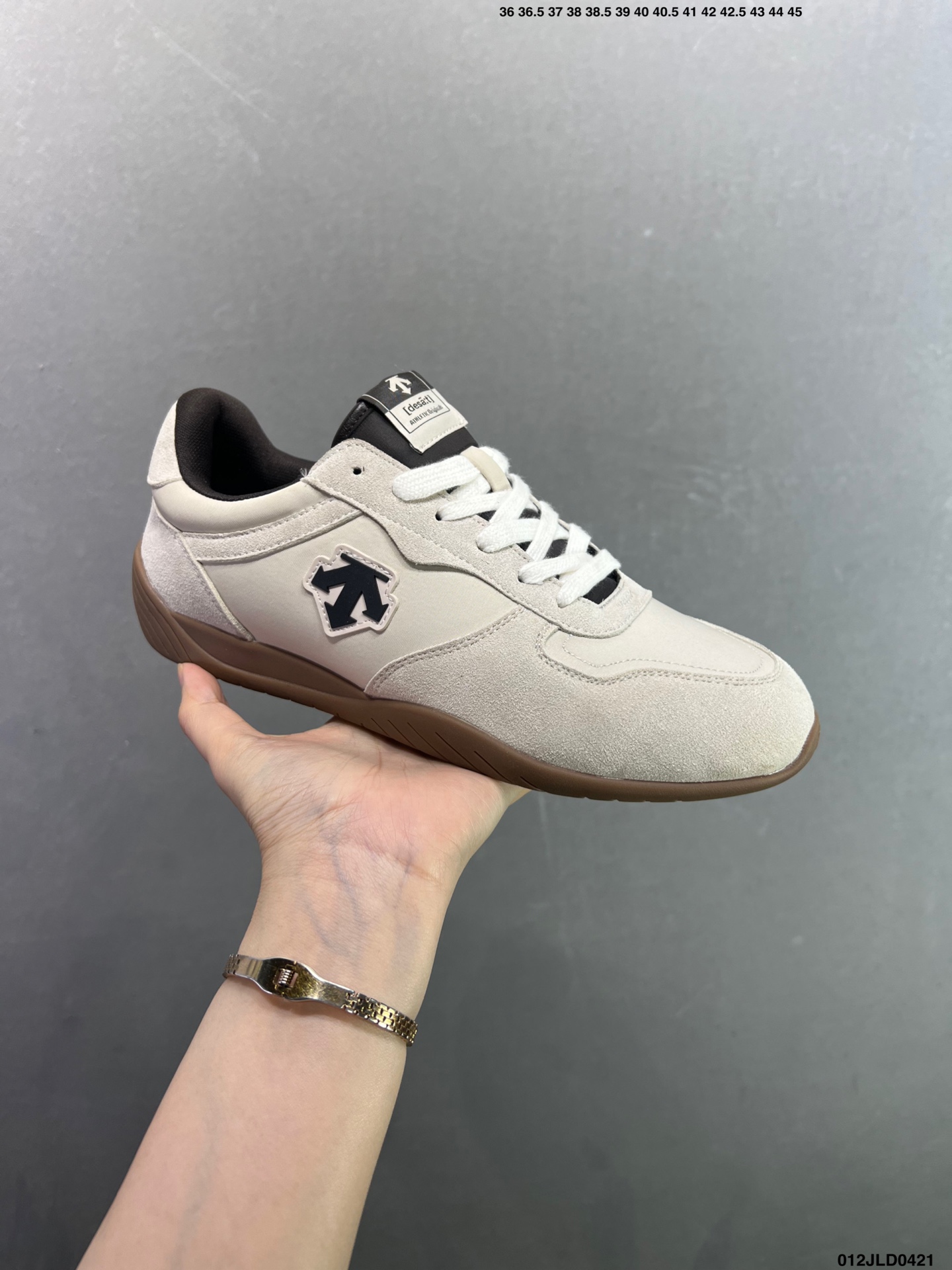 220 迪桑特DESCENTE EDGE COURT RETRO 复古轻质 耐磨低帮 生活休闲鞋 SP363LSN82-Chinese UA Cheap High Quatity Brand Clothes Bags handbags Sneakers wholesale wholesaler seller from China Factory suppliers Fashion Clothing Shoes best Quality Beautiful Price 220 迪桑特DESCENTE EDGE COURT RETRO 复古轻质 耐磨低帮 生活休闲鞋 SP363LSN82