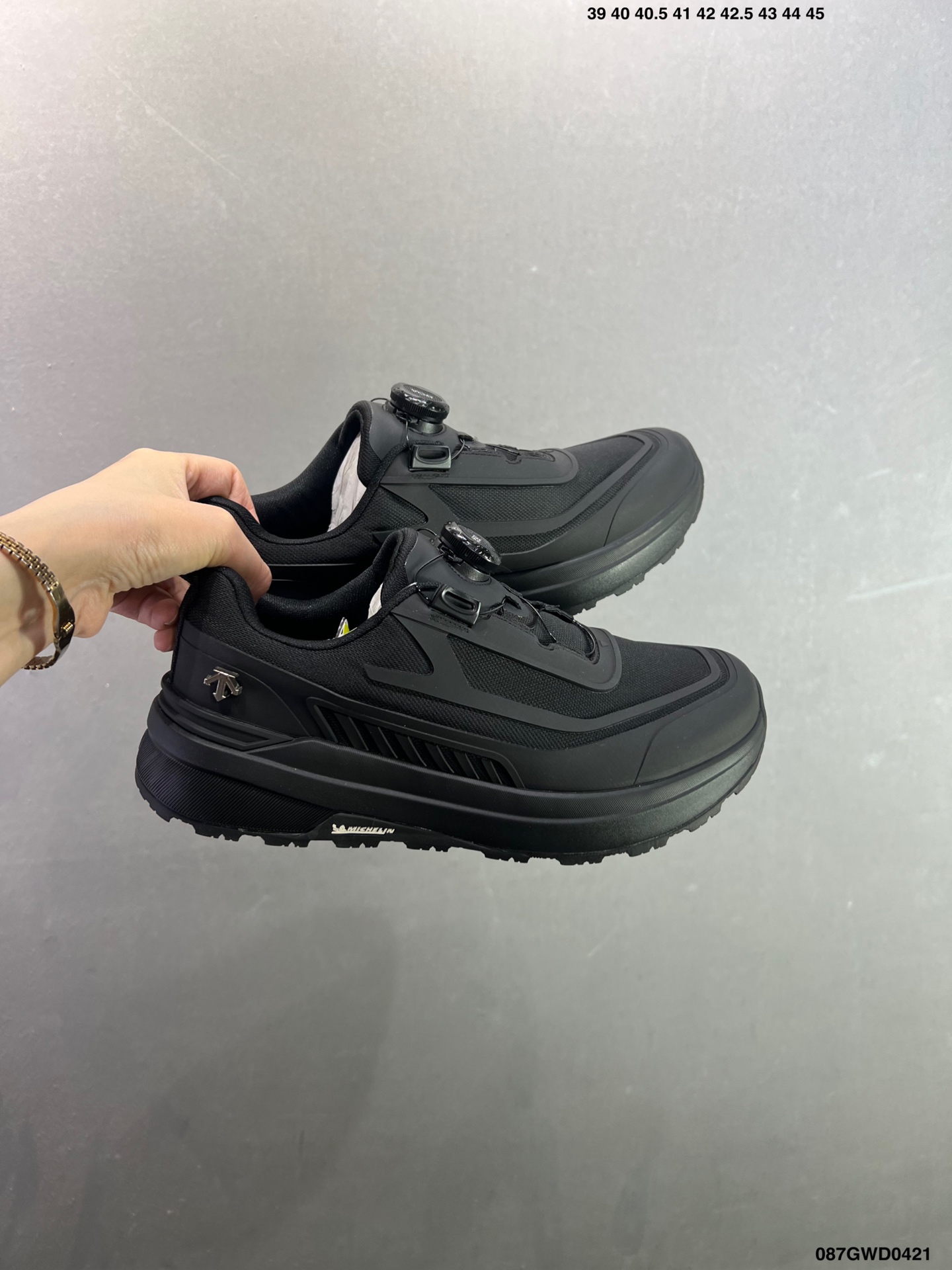 320 迪桑特DESCENTE EDGE COURT RETRO 复古轻质 耐磨低帮 生活休闲鞋 SP383LSN82