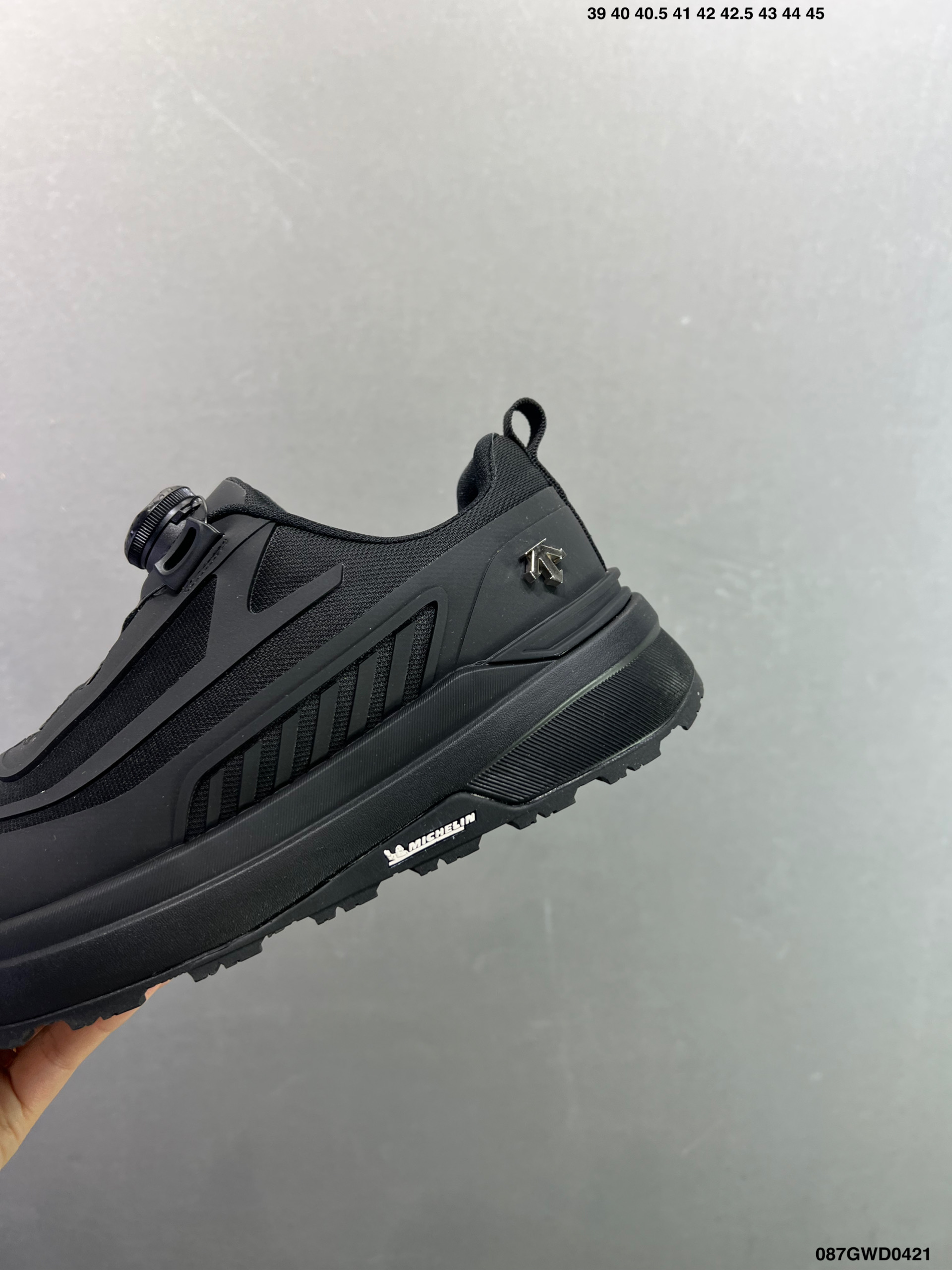 320 迪桑特DESCENTE EDGE COURT RETRO 复古轻质 耐磨低帮 生活休闲鞋 SP383LSN82