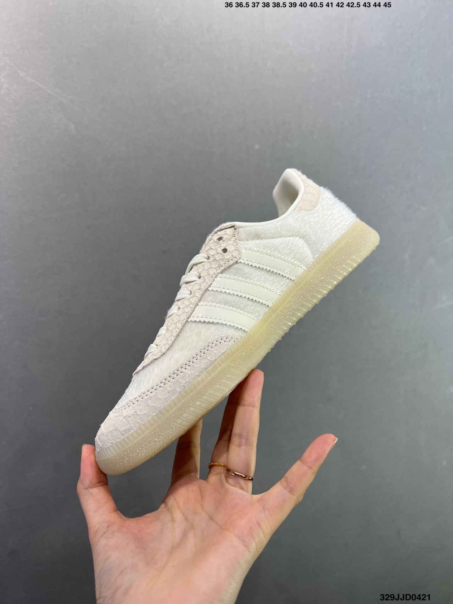 150 Adidas SAMBA IH6628 近70年的经典Originals原装翻毛皮层制作-Chinese UA Cheap High Quatity Brand Clothes Bags handbags Sneakers wholesale wholesaler seller from China Factory suppliers Fashion Clothing Shoes best Quality Beautiful Price 150 Adidas SAMBA IH6628 近70年的经典Originals原装翻毛皮层制作