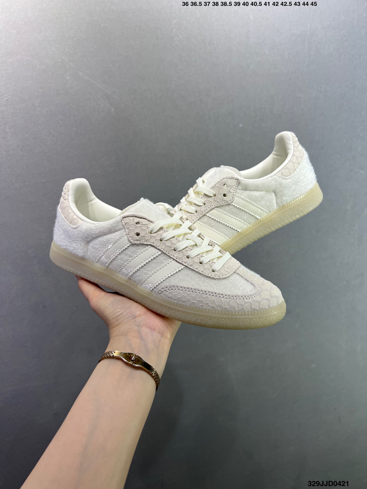 150 Adidas SAMBA IH6628 近70年的经典Originals原装翻毛皮层制作-Chinese UA Cheap High Quatity Brand Clothes Bags handbags Sneakers wholesale wholesaler seller from China Factory suppliers Fashion Clothing Shoes best Quality Beautiful Price 150 Adidas SAMBA IH6628 近70年的经典Originals原装翻毛皮层制作