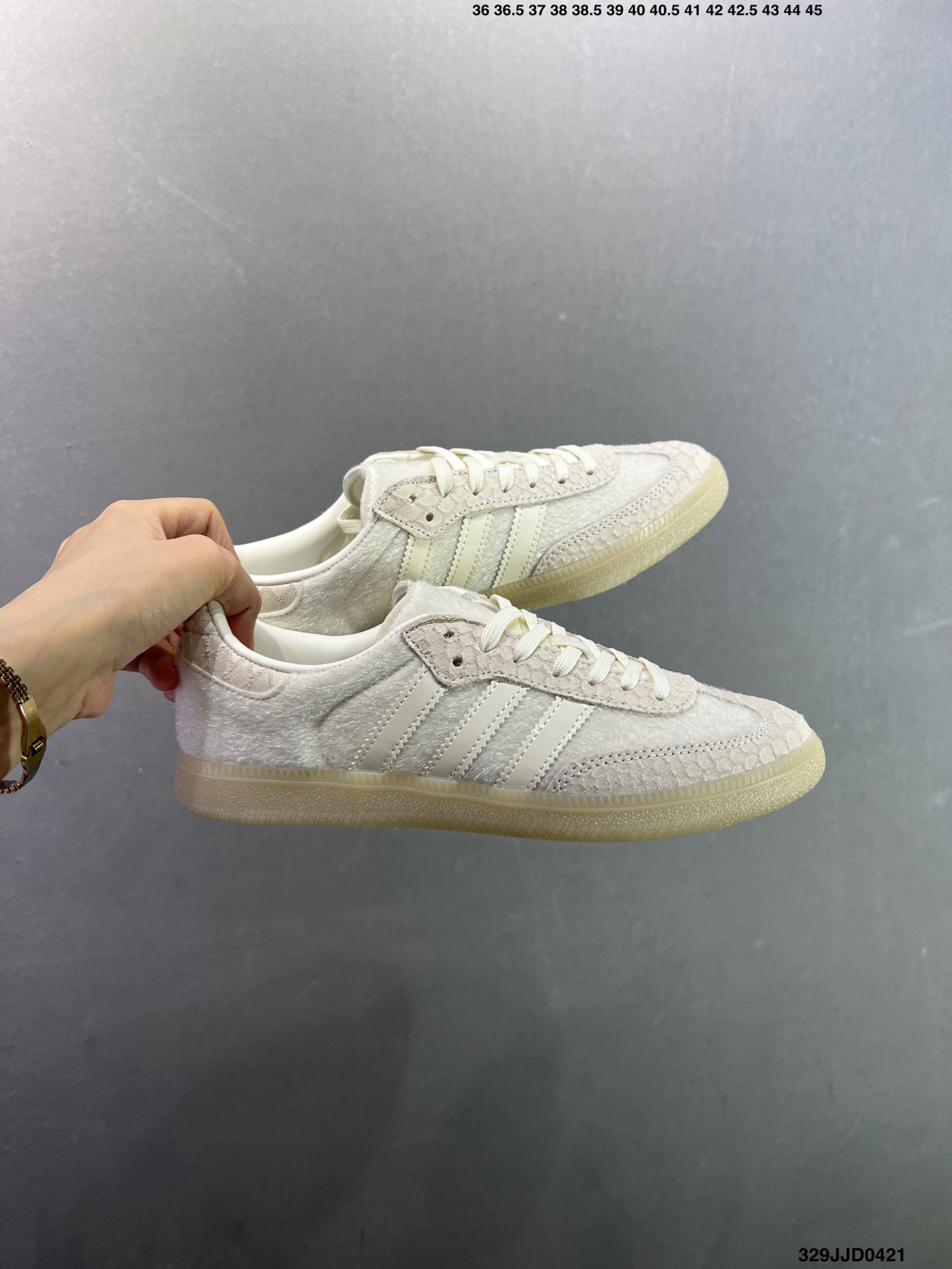 150 Adidas SAMBA IH6628 近70年的经典Originals原装翻毛皮层制作-Chinese UA Cheap High Quatity Brand Clothes Bags handbags Sneakers wholesale wholesaler seller from China Factory suppliers Fashion Clothing Shoes best Quality Beautiful Price 150 Adidas SAMBA IH6628 近70年的经典Originals原装翻毛皮层制作