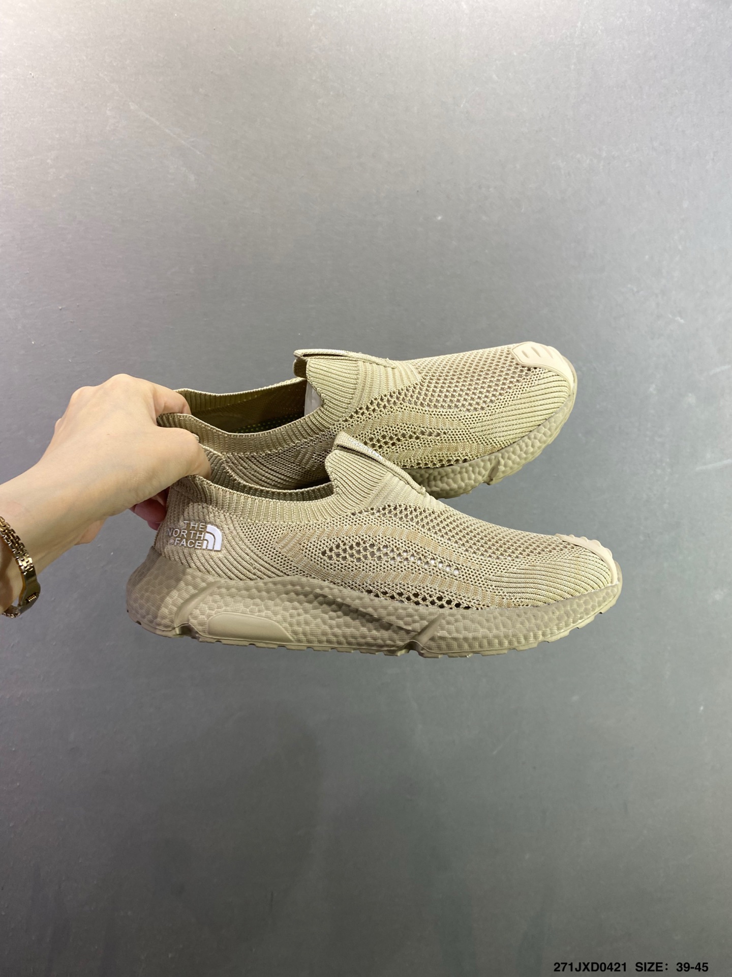 180 The North Face Cedar Measa 北面系列轻便套袜式一脚蹬跑鞋-Chinese UA Cheap High Quatity Brand Clothes Bags handbags Sneakers wholesale wholesaler seller from China Factory suppliers Fashion Clothing Shoes best Quality Beautiful Price 180 The North Face Cedar Measa 北面系列轻便套袜式一脚蹬跑鞋