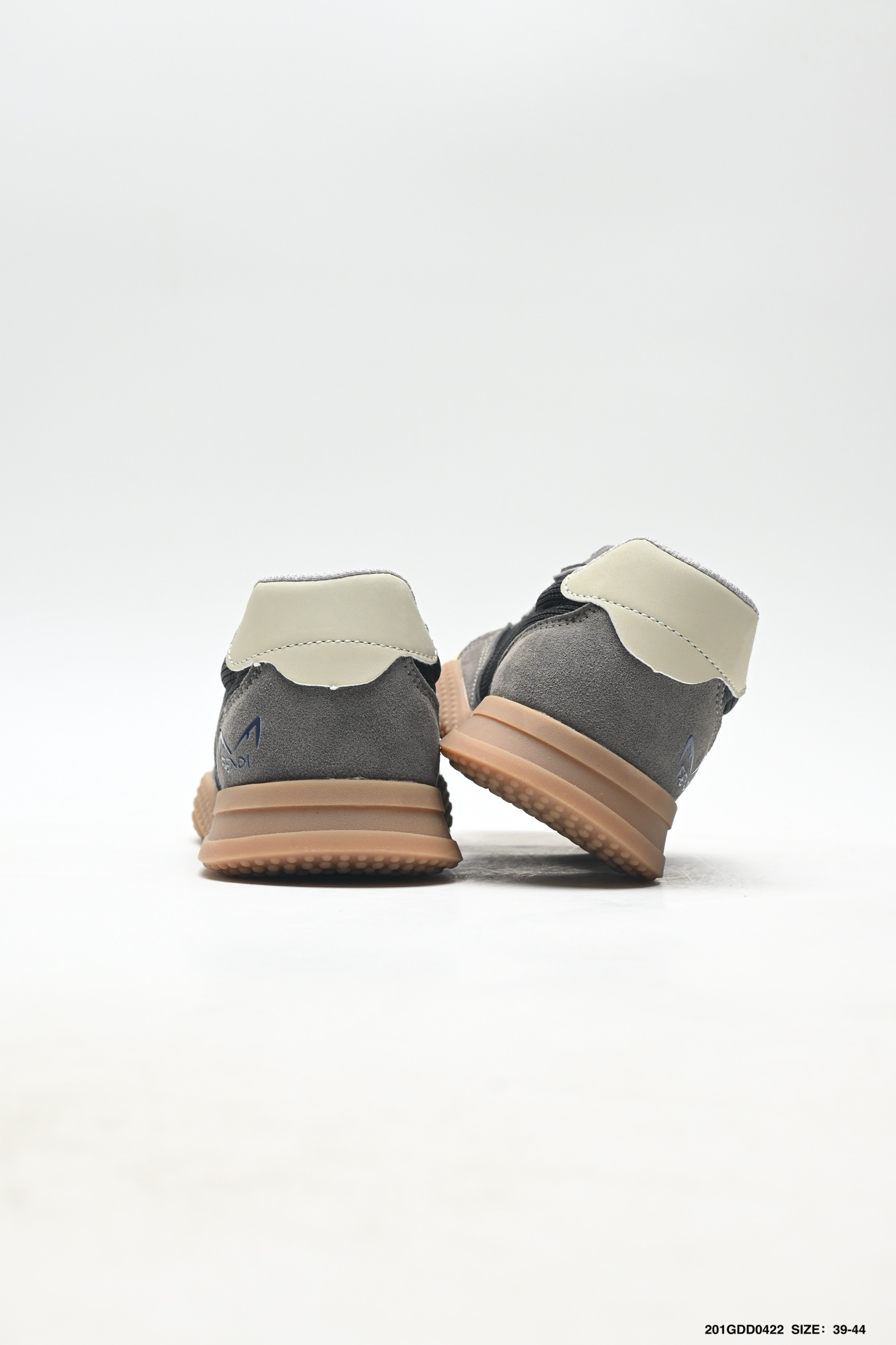 250 FENDI/ 芬迪 板鞋/休闲鞋-Chinese UA Cheap High Quatity Brand Clothes Bags handbags Sneakers wholesale wholesaler seller from China Factory suppliers Fashion Clothing Shoes best Quality Beautiful Price 250 FENDI/ 芬迪 板鞋/休闲鞋