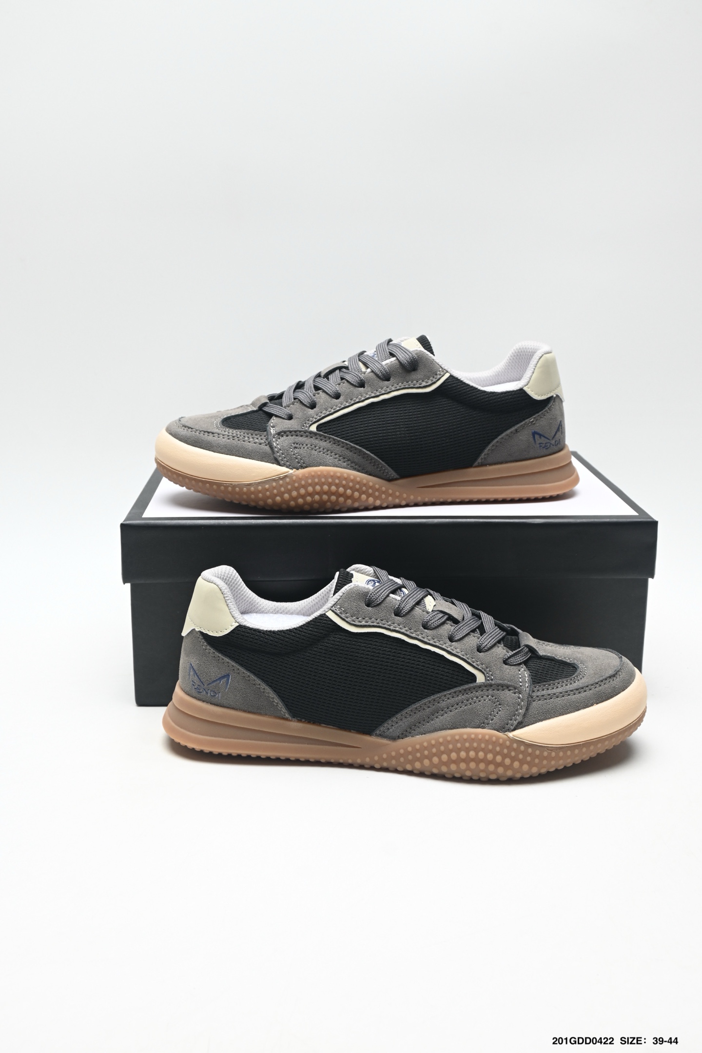 250 FENDI/ 芬迪 板鞋/休闲鞋-Chinese UA Cheap High Quatity Brand Clothes Bags handbags Sneakers wholesale wholesaler seller from China Factory suppliers Fashion Clothing Shoes best Quality Beautiful Price 250 FENDI/ 芬迪 板鞋/休闲鞋