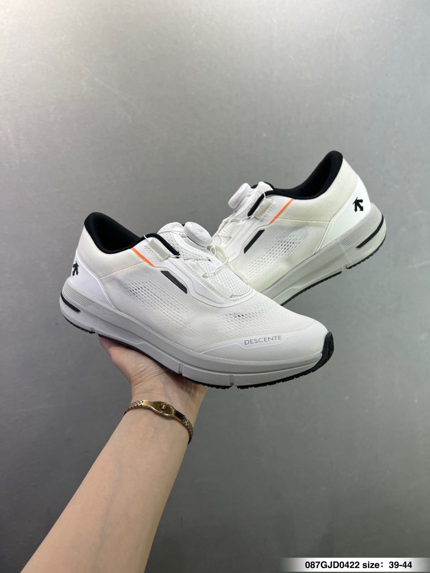 260 迪桑特DESCENTE EDGE COURT RETRO 复古轻质 耐磨低帮 生活休闲鞋 SP373LSN82-Chinese UA Cheap High Quatity Brand Clothes Bags handbags Sneakers wholesale wholesaler seller from China Factory suppliers Fashion Clothing Shoes best Quality Beautiful Price 260 迪桑特DESCENTE EDGE COURT RETRO 复古轻质 耐磨低帮 生活休闲鞋 SP373LSN82