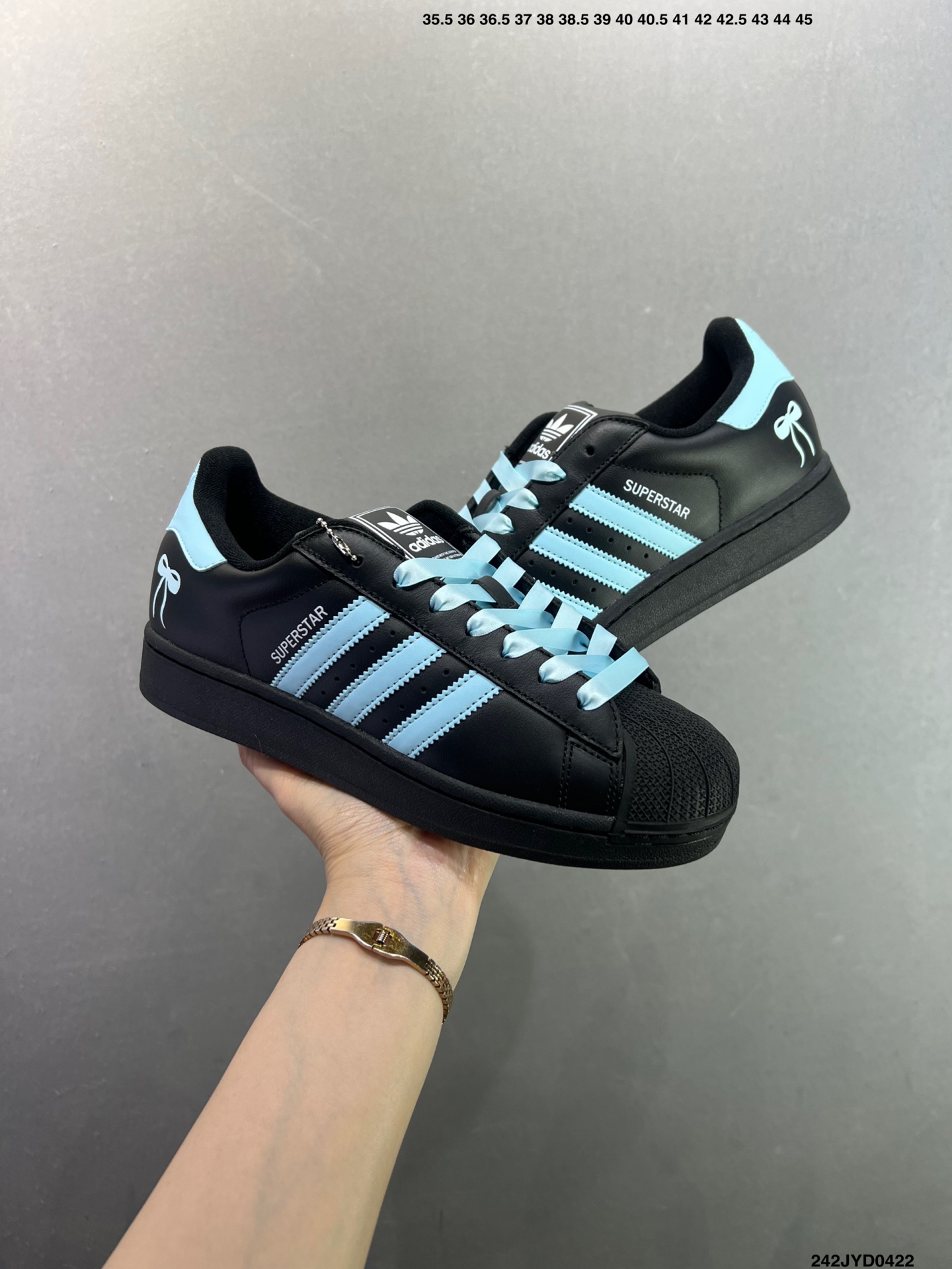 190 阿迪达斯/三叶草Adidas Originals Superstar”Christmas“经典贝壳头系列低帮百搭休闲运动板鞋D“皮革白紫” JS1373