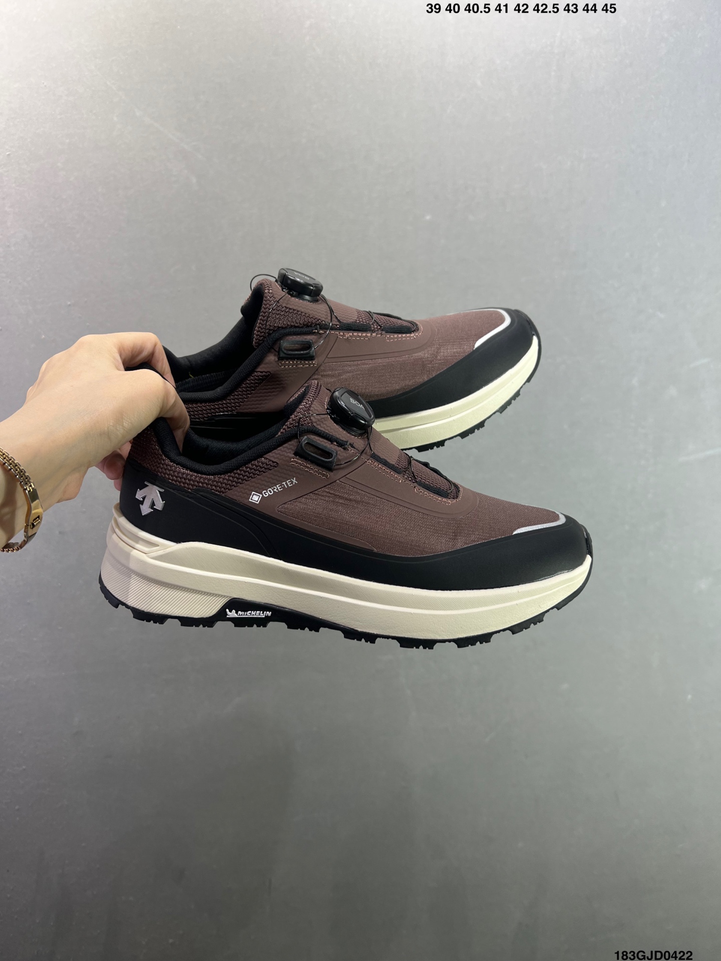 260 迪桑特DESCENTE EDGE COURT RETRO 复古轻质 耐磨低帮 生活休闲鞋 SP373LSN82-Chinese UA Cheap High Quatity Brand Clothes Bags handbags Sneakers wholesale wholesaler seller from China Factory suppliers Fashion Clothing Shoes best Quality Beautiful Price 260 迪桑特DESCENTE EDGE COURT RETRO 复古轻质 耐磨低帮 生活休闲鞋 SP373LSN82