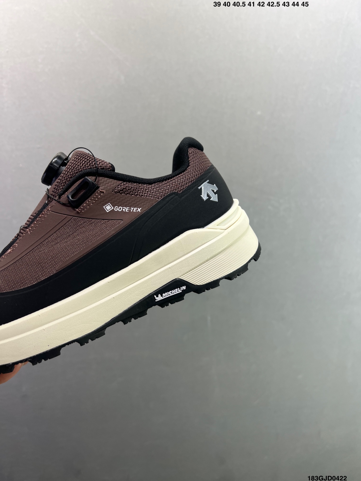 260 迪桑特DESCENTE EDGE COURT RETRO 复古轻质 耐磨低帮 生活休闲鞋 SP373LSN82-Chinese UA Cheap High Quatity Brand Clothes Bags handbags Sneakers wholesale wholesaler seller from China Factory suppliers Fashion Clothing Shoes best Quality Beautiful Price 260 迪桑特DESCENTE EDGE COURT RETRO 复古轻质 耐磨低帮 生活休闲鞋 SP373LSN82