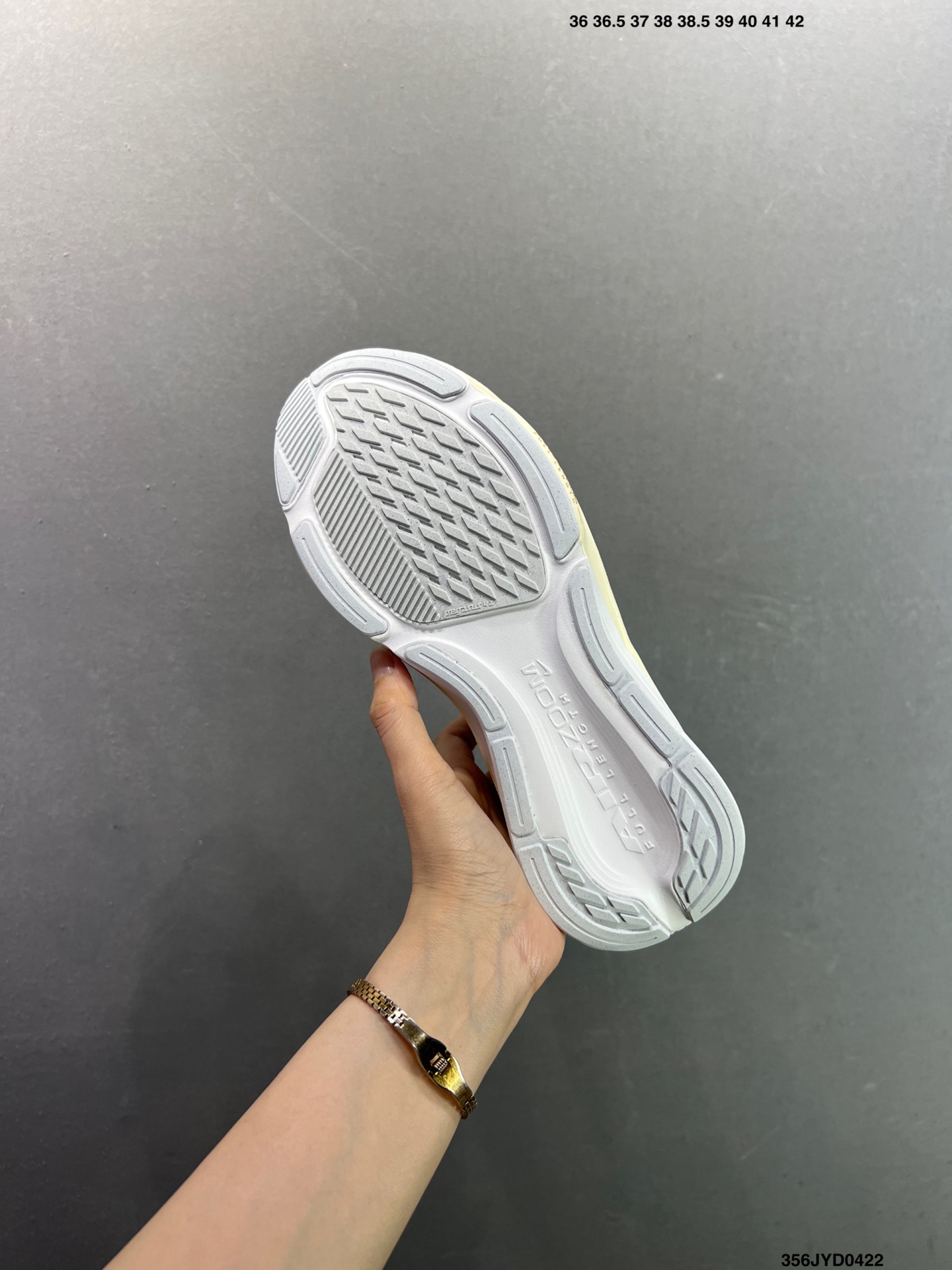 Nike Zoom Pegasus 42 登月42代 减震防滑耐磨透气 低帮跑步鞋 IB1881-106-Top High Quatity Cheap Sneakers Fashion Clothing Clothes Bags handbags Shoes of all Brand wholesale With The best Quality And Beautiful Price from China Factory Chinese suppliers wholesaler seller Nike Zoom Pegasus 42 登月42代 减震防滑耐磨透气 低帮跑步鞋 IB1881-106