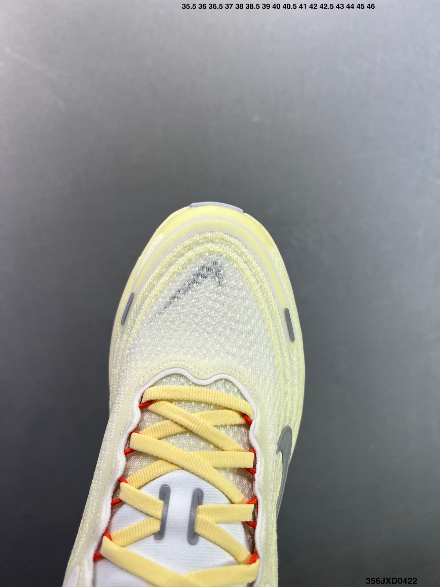 耐克Nike Vomero Plus 耐克 舒适减震防滑 低帮跑步鞋 IM5020-100