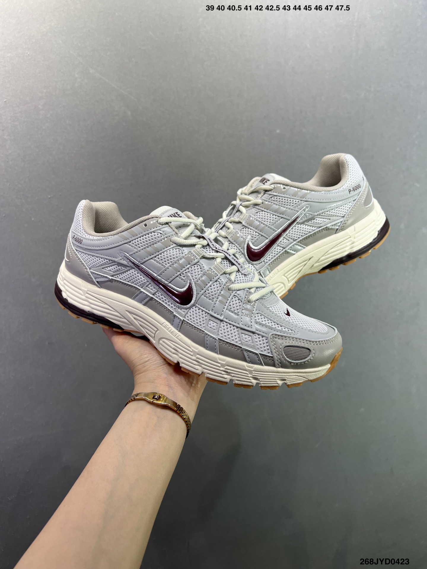 耐克Nike p-6000 跑鞋内外侧都用了红色的钩子 BY1021-103 耐克Nike p-6000 跑鞋内外侧都用了红色的钩子 BY1021-103