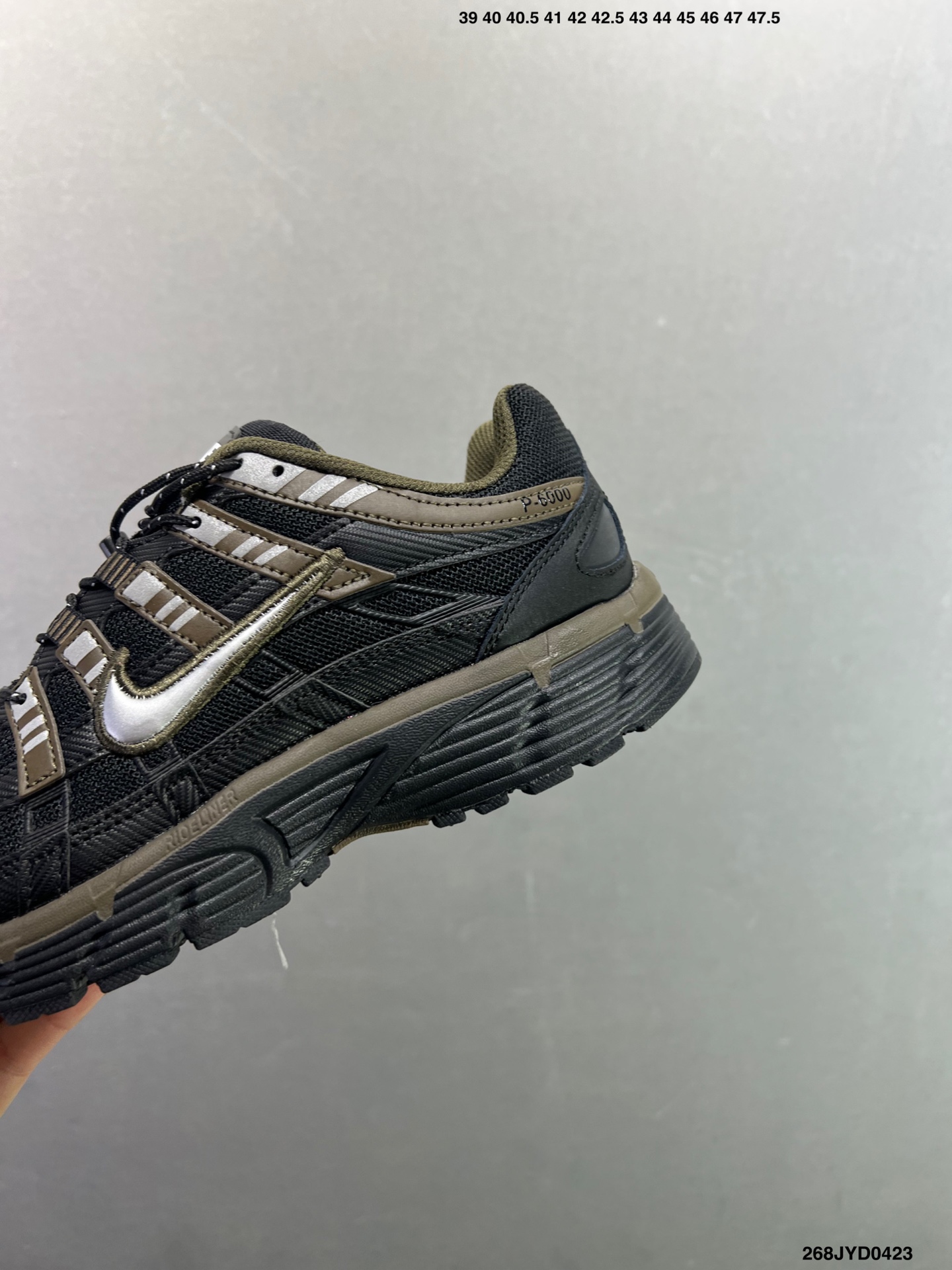 耐克Nike p-6000 跑鞋内外侧都用了红色的钩子 BY1021-103 耐克Nike p-6000 跑鞋内外侧都用了红色的钩子 BY1021-103