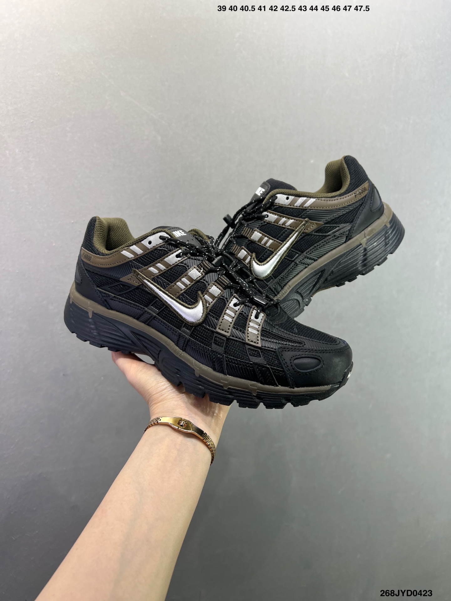 耐克Nike p-6000 跑鞋内外侧都用了红色的钩子 BY1021-103 耐克Nike p-6000 跑鞋内外侧都用了红色的钩子 BY1021-103