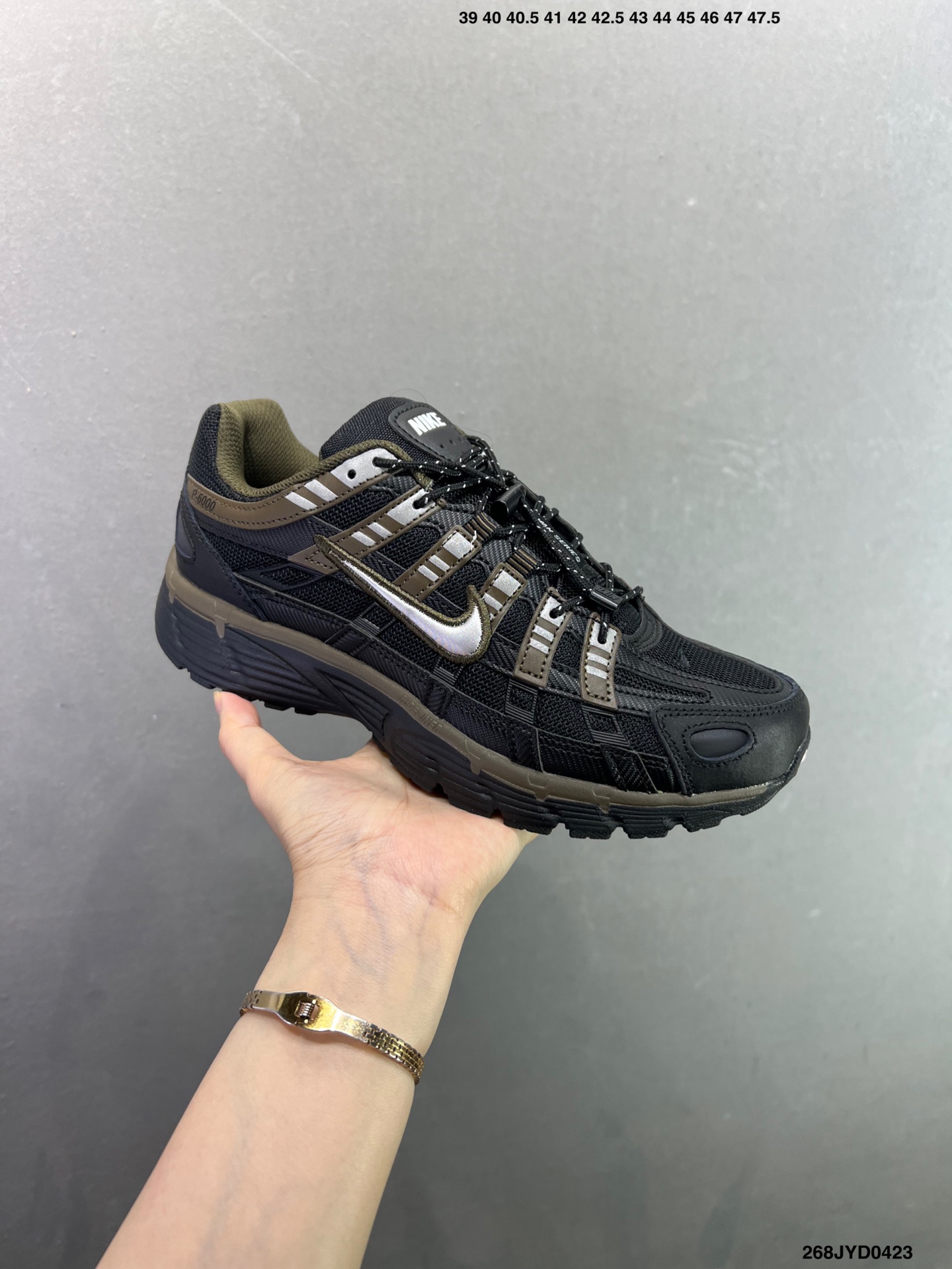 耐克Nike p-6000 跑鞋内外侧都用了红色的钩子 BY1021-103 耐克Nike p-6000 跑鞋内外侧都用了红色的钩子 BY1021-103
