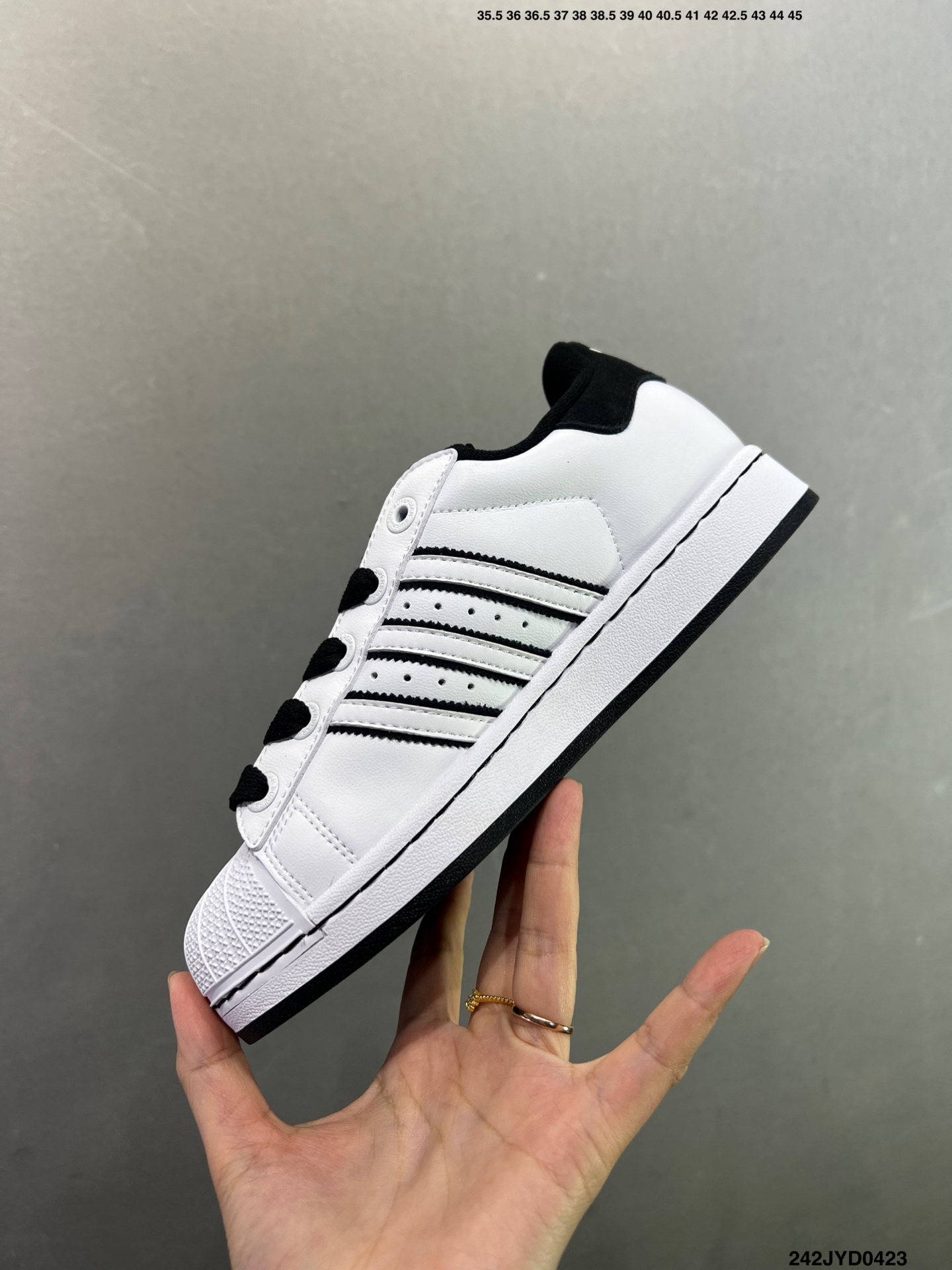 阿迪达斯/三叶草Adidas Originals Superstar”Christmas“经典贝壳头系列低帮百搭休闲运动板鞋D“皮革白紫” JS1373