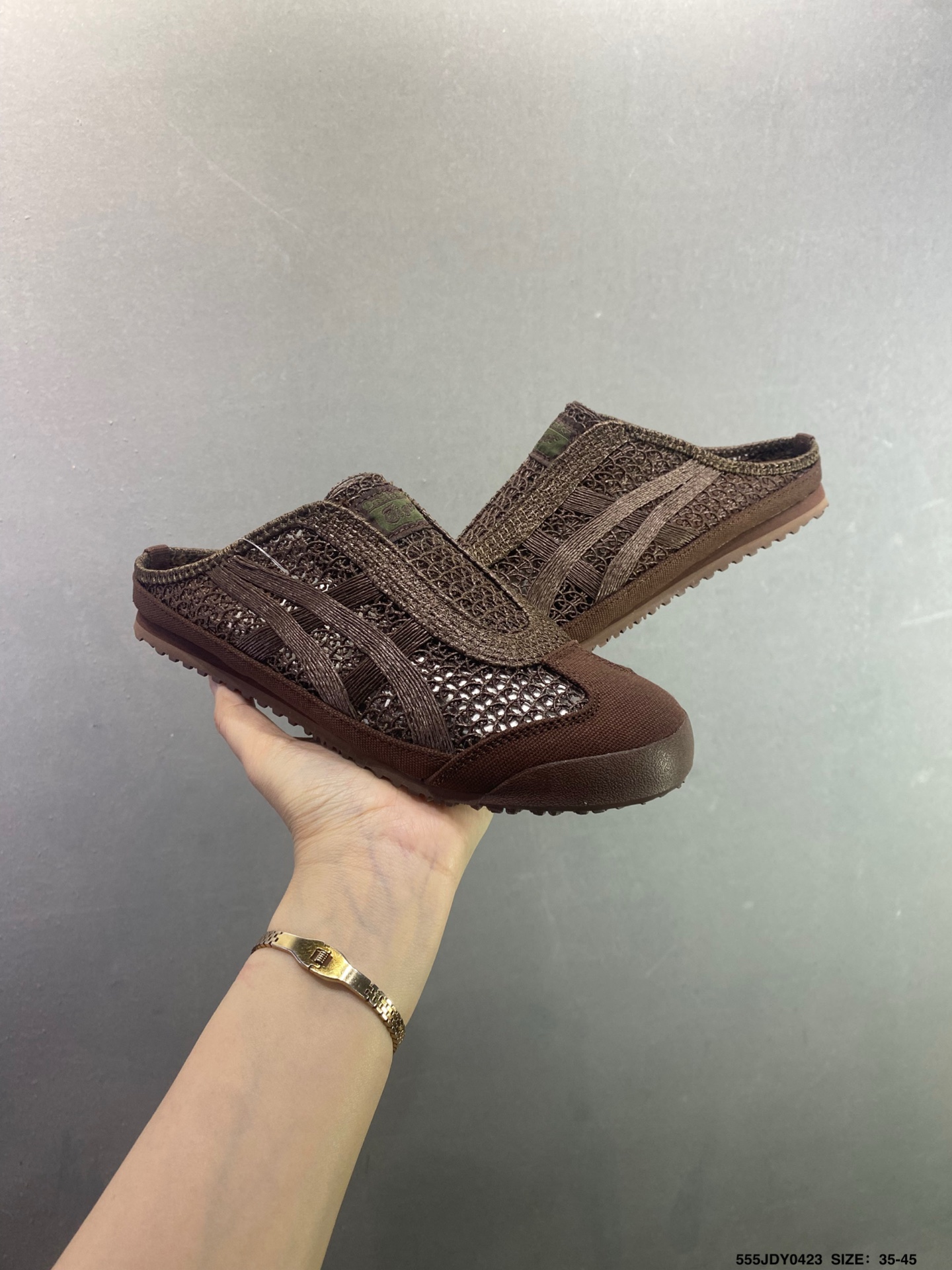亚瑟士 /Onitsuka Tiger鬼冢虎 MEXICO 66 SABOT 网面透气 新款舒适一脚蹬男女运动休闲鞋 1183c123-002 亚瑟士 /Onitsuka Tiger鬼冢虎 MEXICO 66 SABOT 网面透气 新款舒适一脚蹬男女运动休闲鞋 1183c123-002