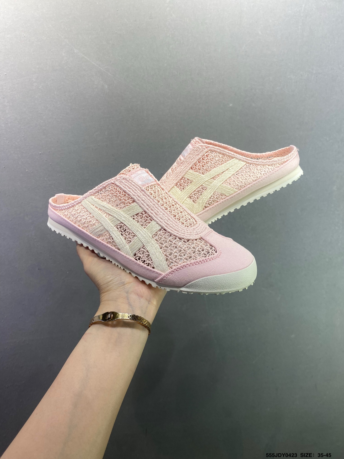 亚瑟士 /Onitsuka Tiger鬼冢虎 MEXICO 66 SABOT 网面透气 新款舒适一脚蹬男女运动休闲鞋 1183c123-002 亚瑟士 /Onitsuka Tiger鬼冢虎 MEXICO 66 SABOT 网面透气 新款舒适一脚蹬男女运动休闲鞋 1183c123-002