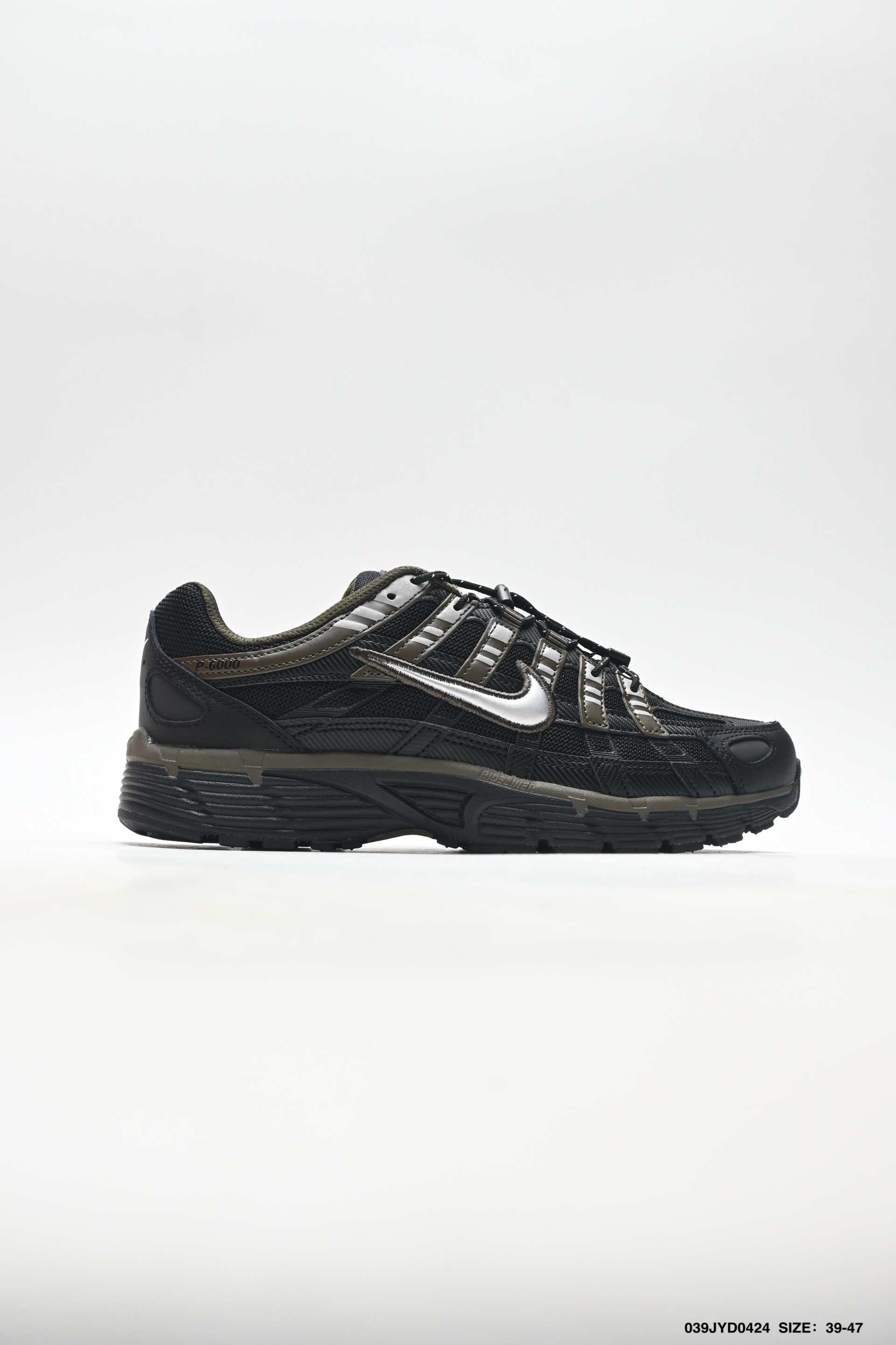 耐克Nike p-6000 跑鞋内外侧都用了红色的钩子 BY1021-103 耐克Nike p-6000 跑鞋内外侧都用了红色的钩子 BY1021-103