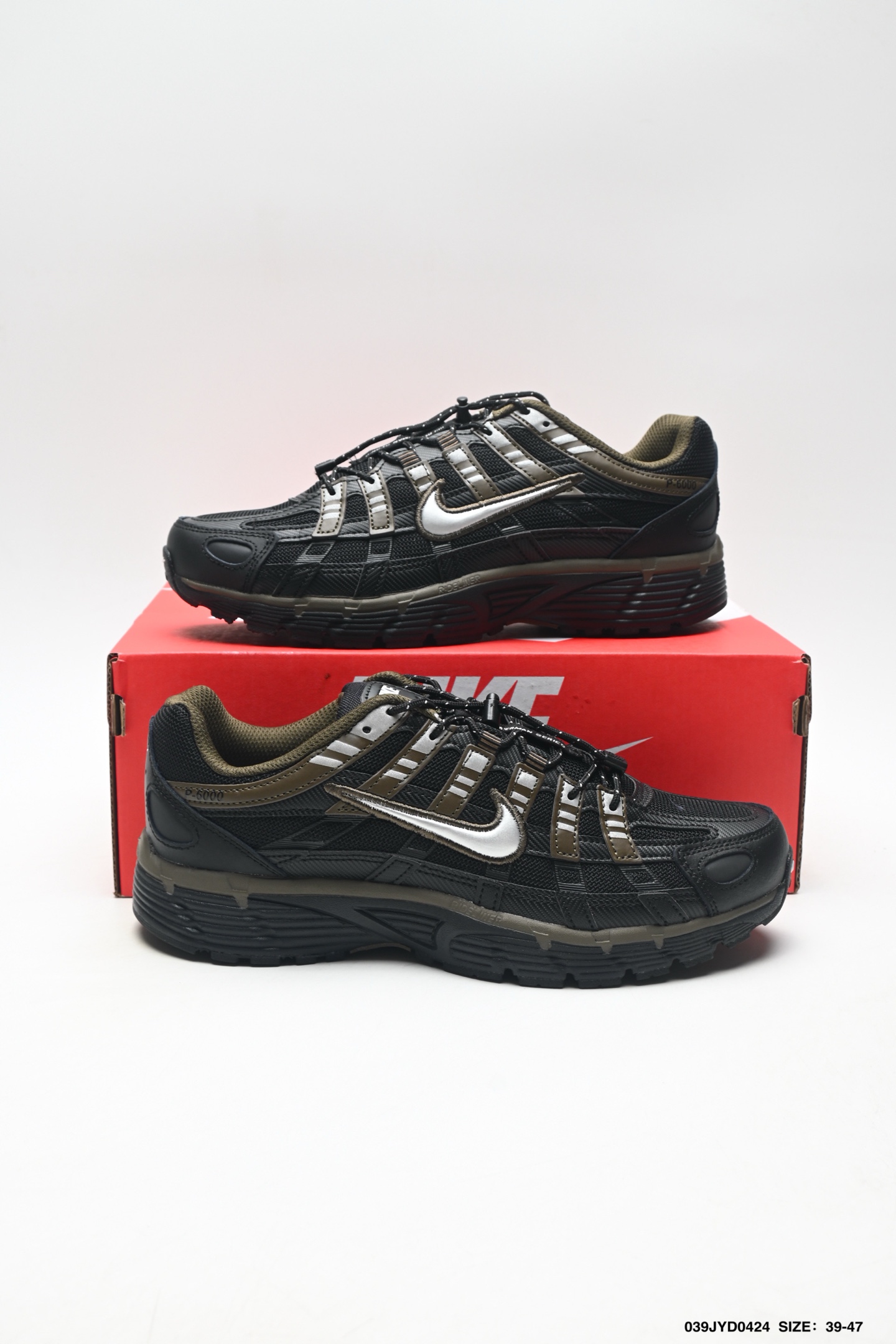 耐克Nike p-6000 跑鞋内外侧都用了红色的钩子 BY1021-103 耐克Nike p-6000 跑鞋内外侧都用了红色的钩子 BY1021-103