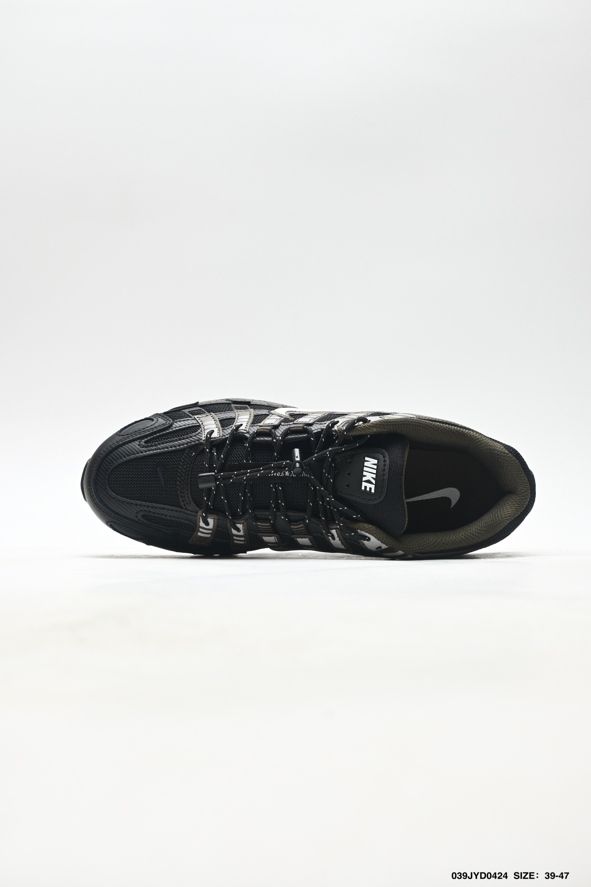 耐克Nike p-6000 跑鞋内外侧都用了红色的钩子 BY1021-103 耐克Nike p-6000 跑鞋内外侧都用了红色的钩子 BY1021-103