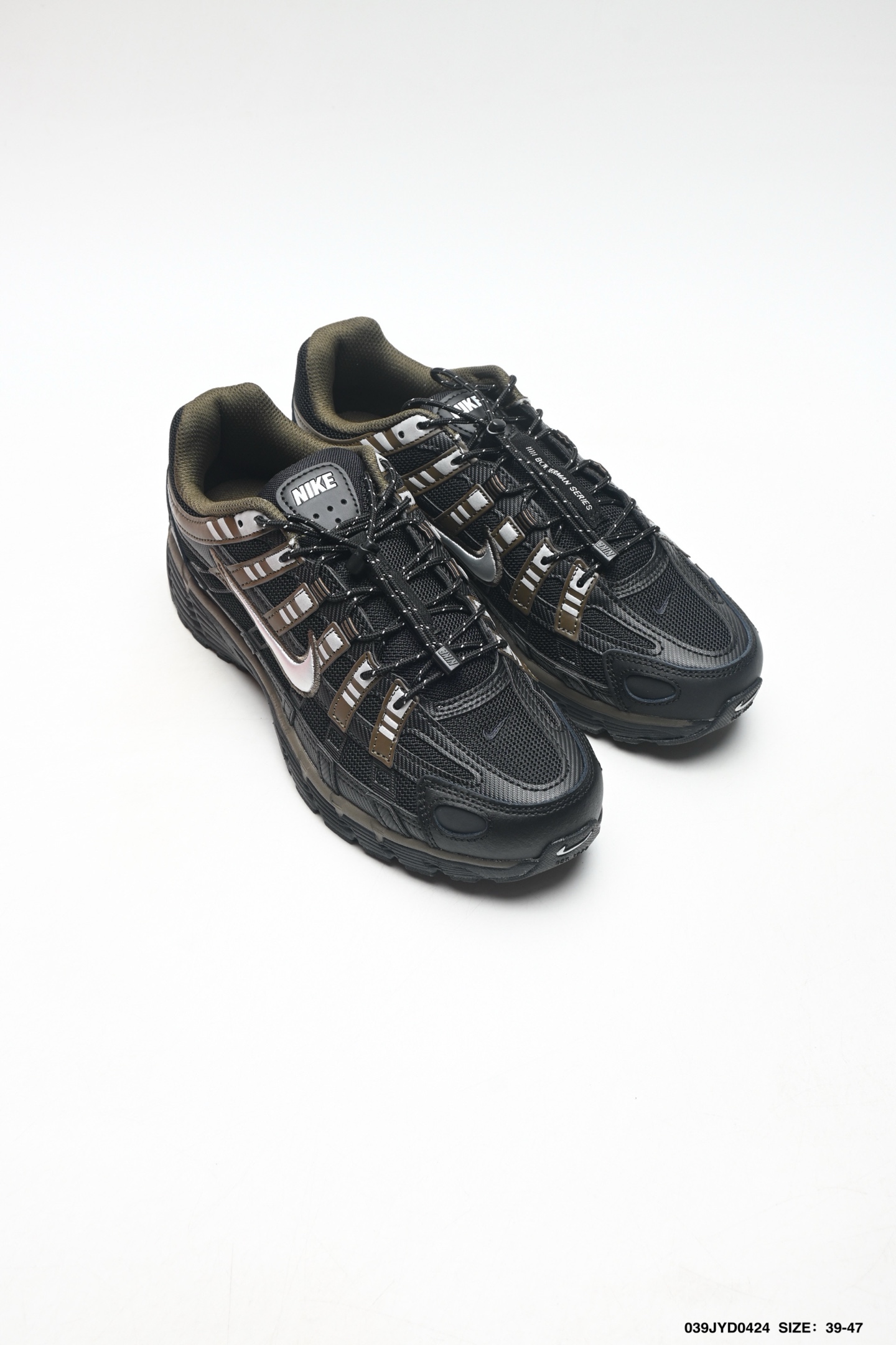 耐克Nike p-6000 跑鞋内外侧都用了红色的钩子 BY1021-103 耐克Nike p-6000 跑鞋内外侧都用了红色的钩子 BY1021-103