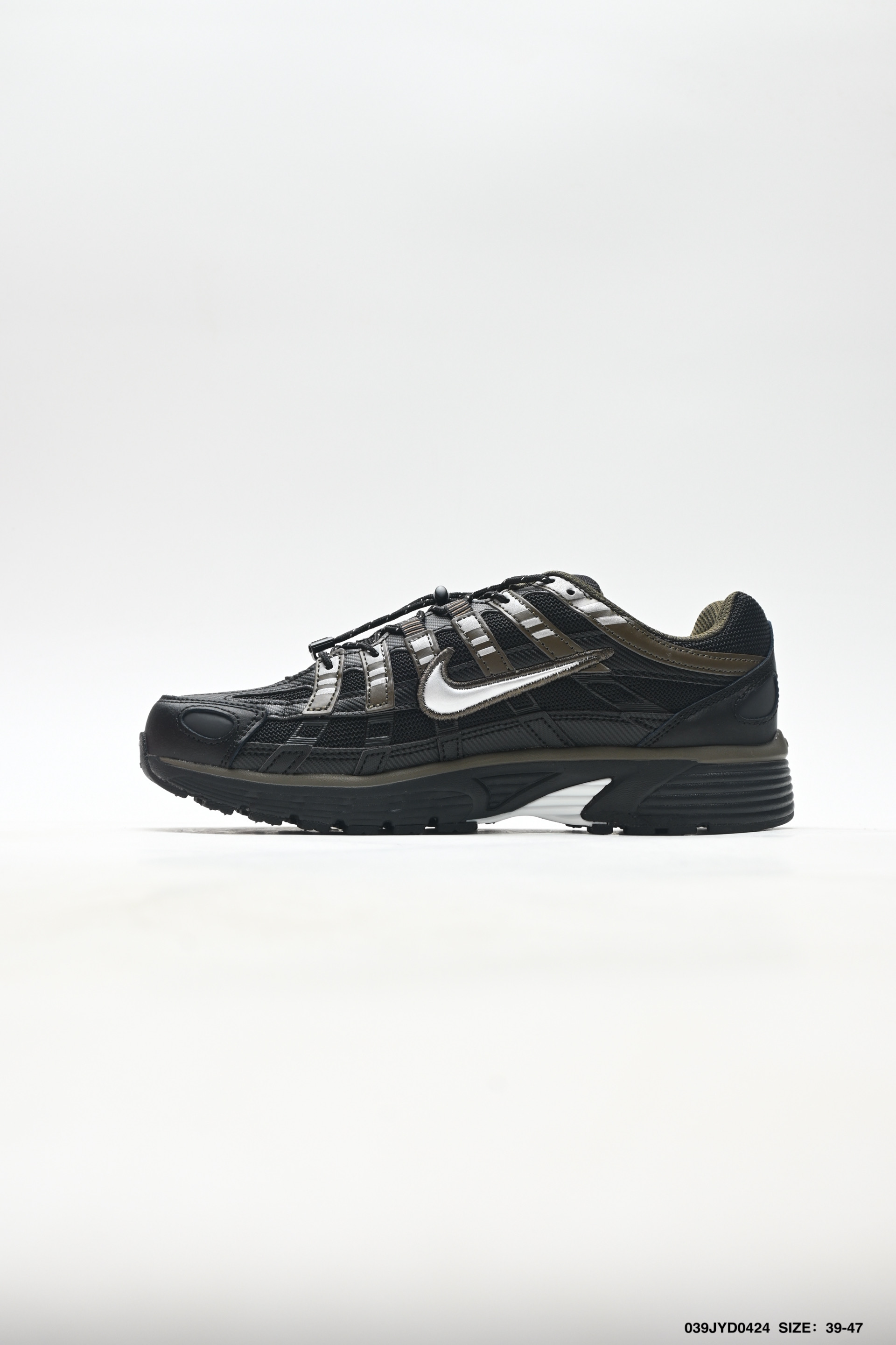 耐克Nike p-6000 跑鞋内外侧都用了红色的钩子 BY1021-103 耐克Nike p-6000 跑鞋内外侧都用了红色的钩子 BY1021-103