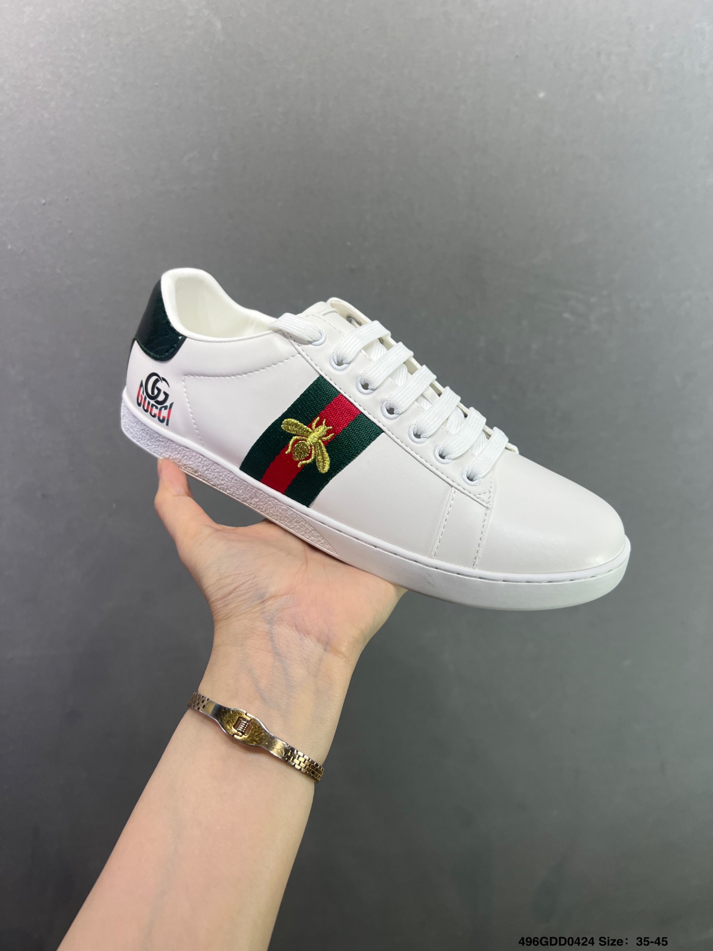 意大利时装奢饰品牌·古驰Gucci Screener GG sneaker经典原型复古百搭做旧老爹板鞋“皮革米白浅蓝GG水晶闪钻”677423 9SFR0 4983 意大利时装奢饰品牌·古驰Gucci Screener GG sneaker经典原型复古百搭做旧老爹板鞋“皮革米白浅蓝GG水晶闪钻”677423 9SFR0 4983