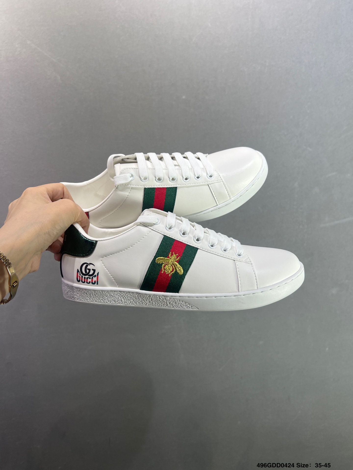 意大利时装奢饰品牌·古驰Gucci Screener GG sneaker经典原型复古百搭做旧老爹板鞋“皮革米白浅蓝GG水晶闪钻”677423 9SFR0 4983 意大利时装奢饰品牌·古驰Gucci Screener GG sneaker经典原型复古百搭做旧老爹板鞋“皮革米白浅蓝GG水晶闪钻”677423 9SFR0 4983