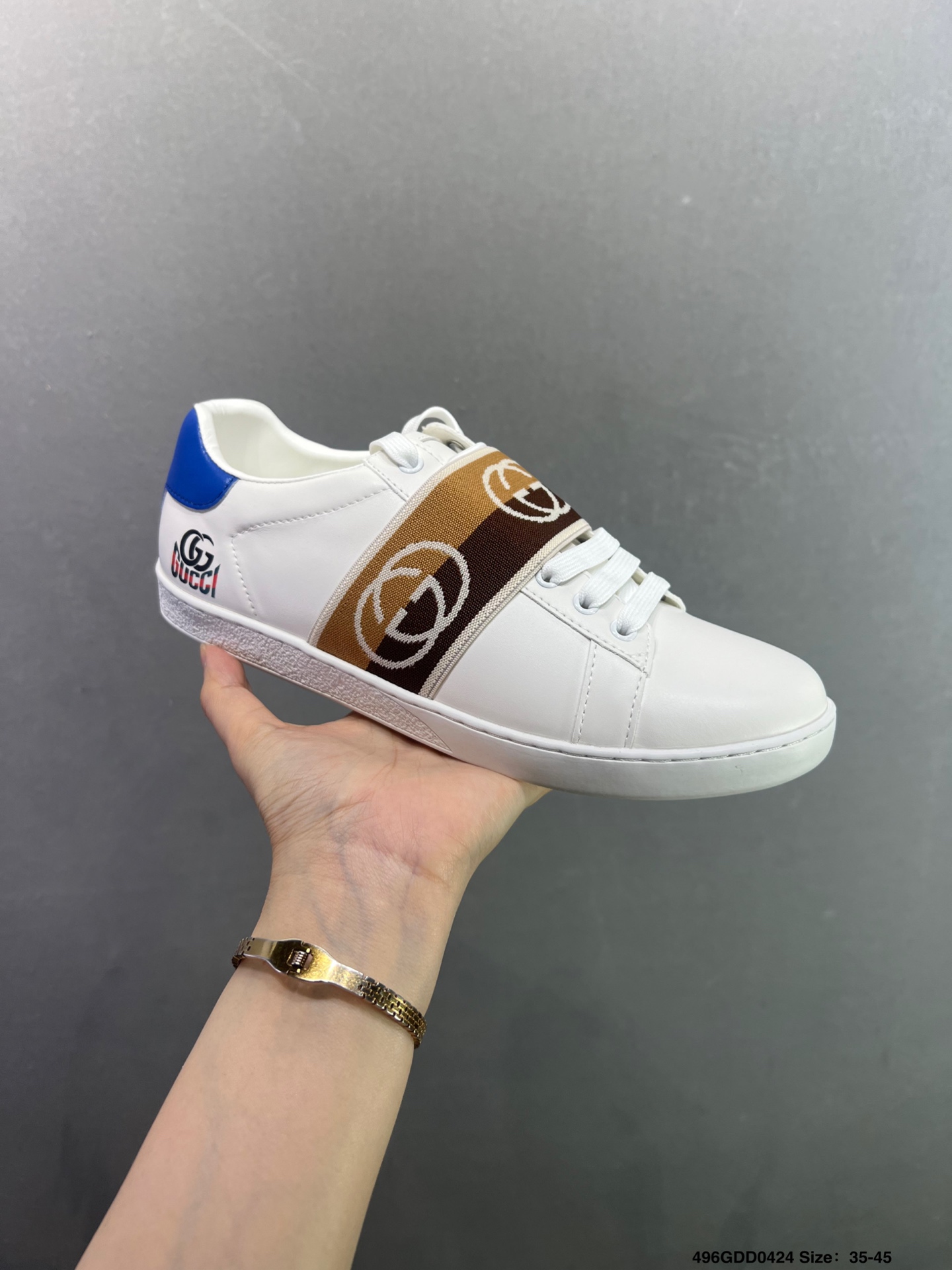 意大利时装奢饰品牌·古驰Gucci Screener GG sneaker经典原型复古百搭做旧老爹板鞋“皮革米白浅蓝GG水晶闪钻”677423 9SFR0 4983 意大利时装奢饰品牌·古驰Gucci Screener GG sneaker经典原型复古百搭做旧老爹板鞋“皮革米白浅蓝GG水晶闪钻”677423 9SFR0 4983