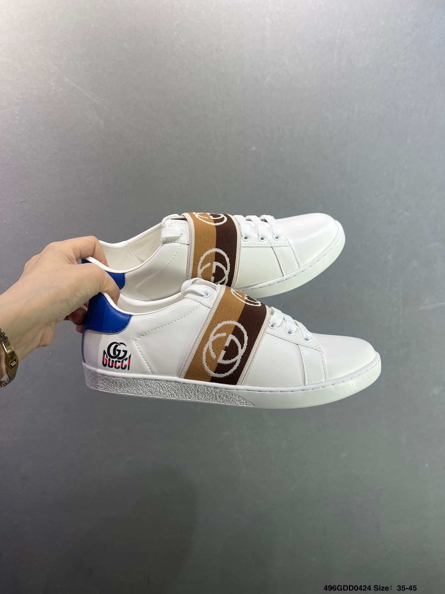 意大利时装奢饰品牌·古驰Gucci Screener GG sneaker经典原型复古百搭做旧老爹板鞋“皮革米白浅蓝GG水晶闪钻”677423 9SFR0 4983 意大利时装奢饰品牌·古驰Gucci Screener GG sneaker经典原型复古百搭做旧老爹板鞋“皮革米白浅蓝GG水晶闪钻”677423 9SFR0 4983