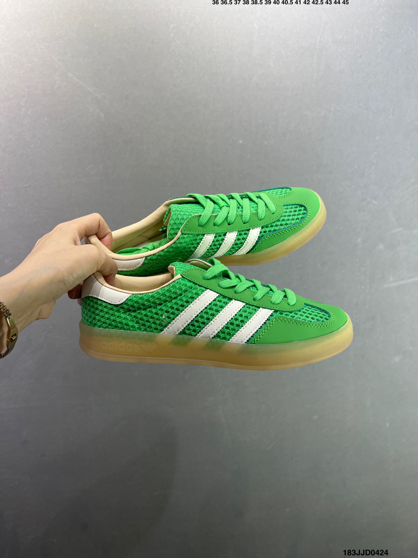 阿迪达斯Adidas Originals Gazelle Indoor 三叶草复古防滑耐磨低帮板鞋 HQ8717-Top High Quatity Cheap Sneakers Fashion Clothing Clothes Bags handbags Shoes of all Brand wholesale With The best Quality And Beautiful Price from China Factory Chinese suppliers wholesaler seller 阿迪达斯Adidas Originals Gazelle Indoor 三叶草复古防滑耐磨低帮板鞋 HQ8717