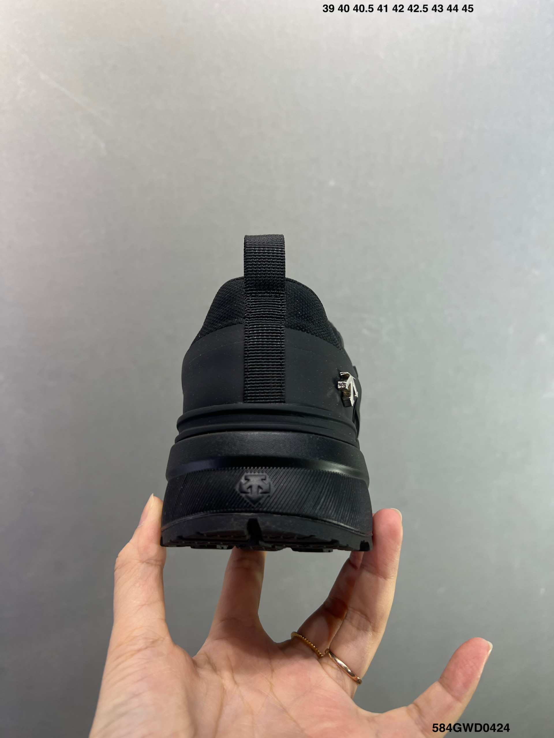 迪桑特DESCENTE EDGE COURT RETRO 复古轻质 耐磨低帮 生活休闲鞋 SP383LSN82 迪桑特DESCENTE EDGE COURT RETRO 复古轻质 耐磨低帮 生活休闲鞋 SP383LSN82