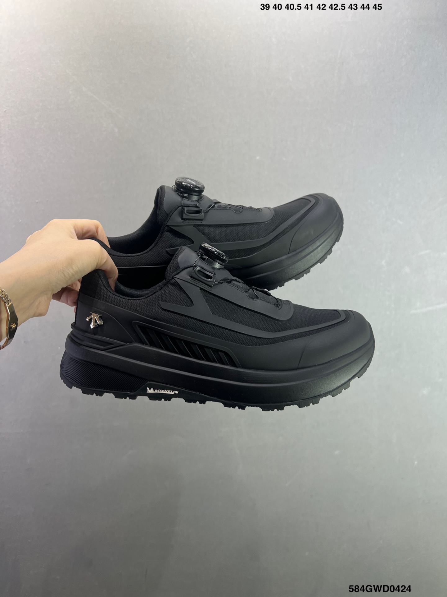 迪桑特DESCENTE EDGE COURT RETRO 复古轻质 耐磨低帮 生活休闲鞋 SP383LSN82 迪桑特DESCENTE EDGE COURT RETRO 复古轻质 耐磨低帮 生活休闲鞋 SP383LSN82