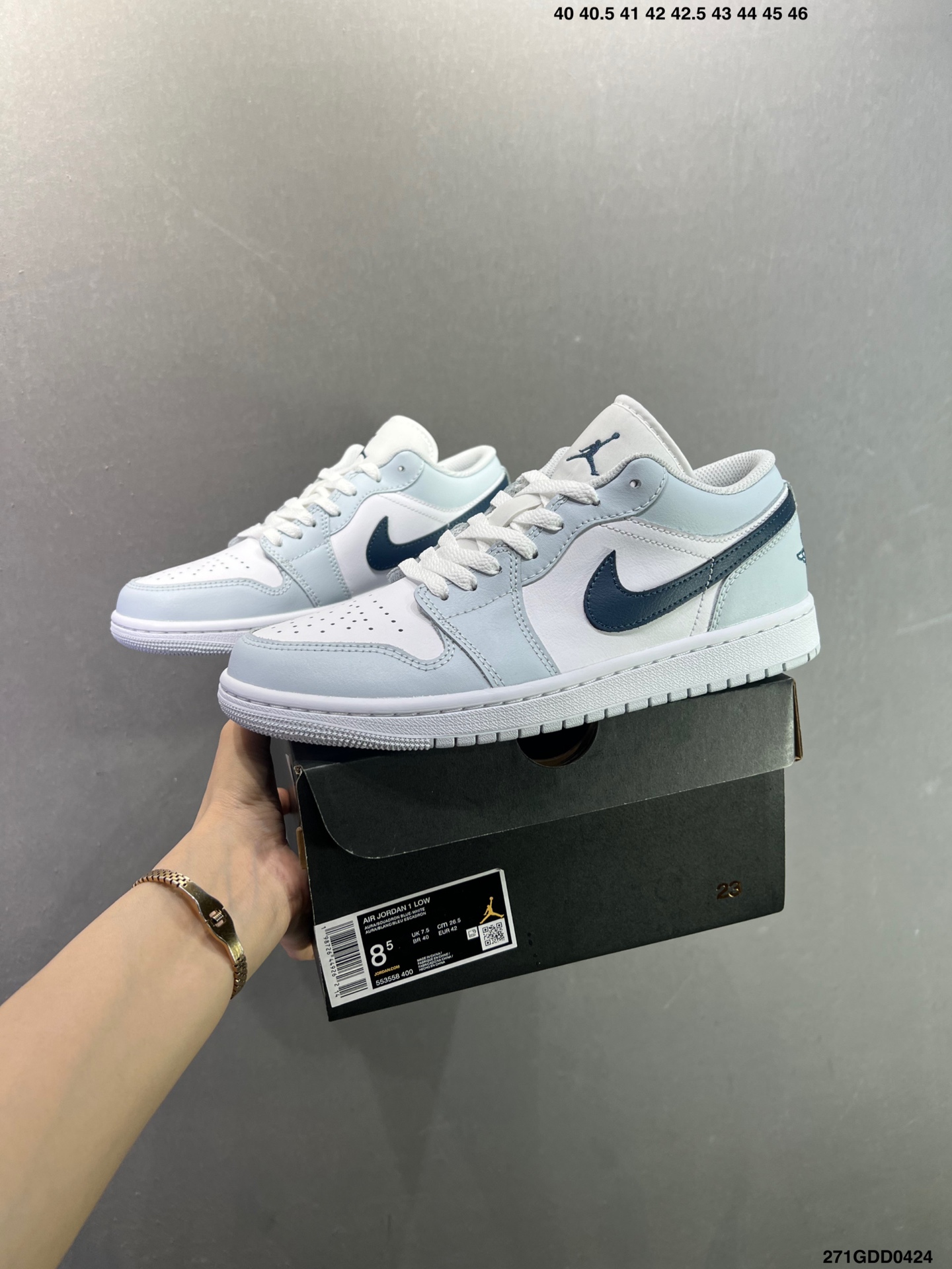 Air Jordan 1 Low 新配色 AJ1乔1 低帮休闲板鞋 553558-Top High Quatity Cheap Sneakers Fashion Clothing Clothes Bags handbags Shoes of all Brand wholesale With The best Quality And Beautiful Price from China Factory Chinese suppliers wholesaler seller Air Jordan 1 Low 新配色 AJ1乔1 低帮休闲板鞋 553558