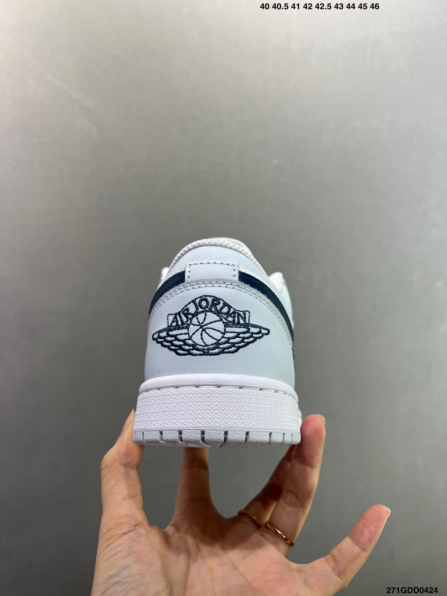 Air Jordan 1 Low 新配色 AJ1乔1 低帮休闲板鞋 553558-Top High Quatity Cheap Sneakers Fashion Clothing Clothes Bags handbags Shoes of all Brand wholesale With The best Quality And Beautiful Price from China Factory Chinese suppliers wholesaler seller Air Jordan 1 Low 新配色 AJ1乔1 低帮休闲板鞋 553558