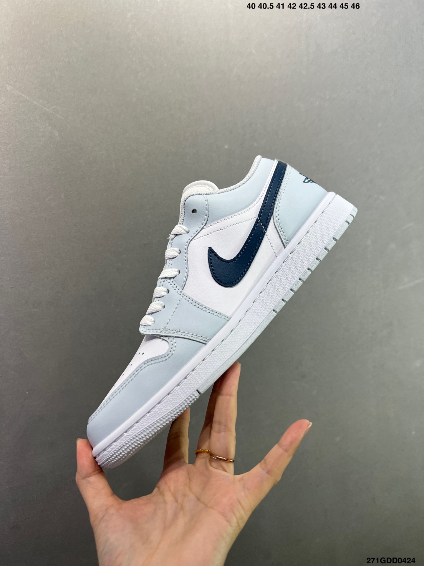 Air Jordan 1 Low 新配色 AJ1乔1 低帮休闲板鞋 553558-Top High Quatity Cheap Sneakers Fashion Clothing Clothes Bags handbags Shoes of all Brand wholesale With The best Quality And Beautiful Price from China Factory Chinese suppliers wholesaler seller Air Jordan 1 Low 新配色 AJ1乔1 低帮休闲板鞋 553558