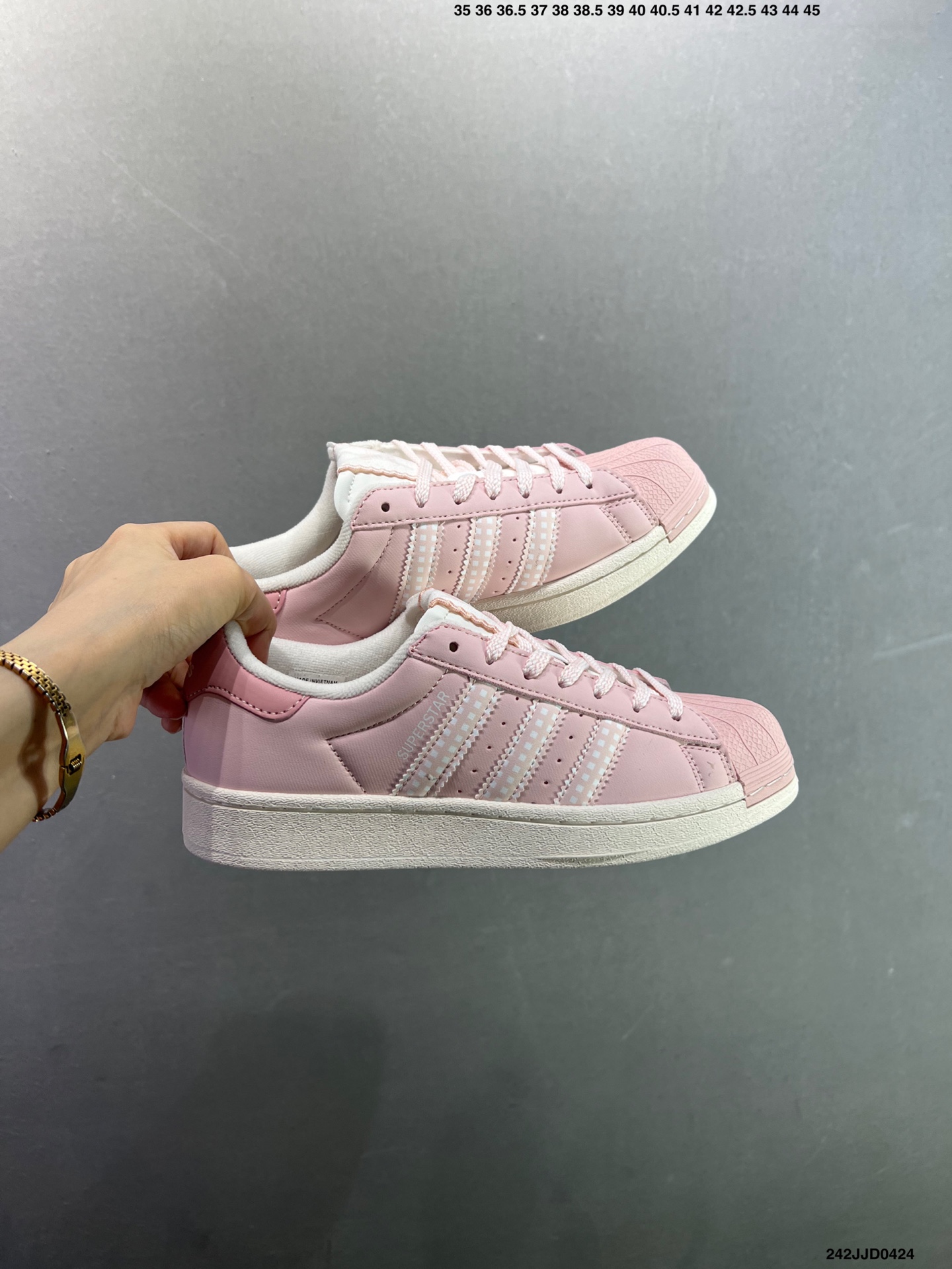Adidas Originals Superstar贝壳头系列 阿迪达斯 低帮经典百搭休闲运动板鞋 JR6991-Top High Quatity Cheap Sneakers Fashion Clothing Clothes Bags handbags Shoes of all Brand wholesale With The best Quality And Beautiful Price from China Factory Chinese suppliers wholesaler seller Adidas Originals Superstar贝壳头系列 阿迪达斯 低帮经典百搭休闲运动板鞋 JR6991