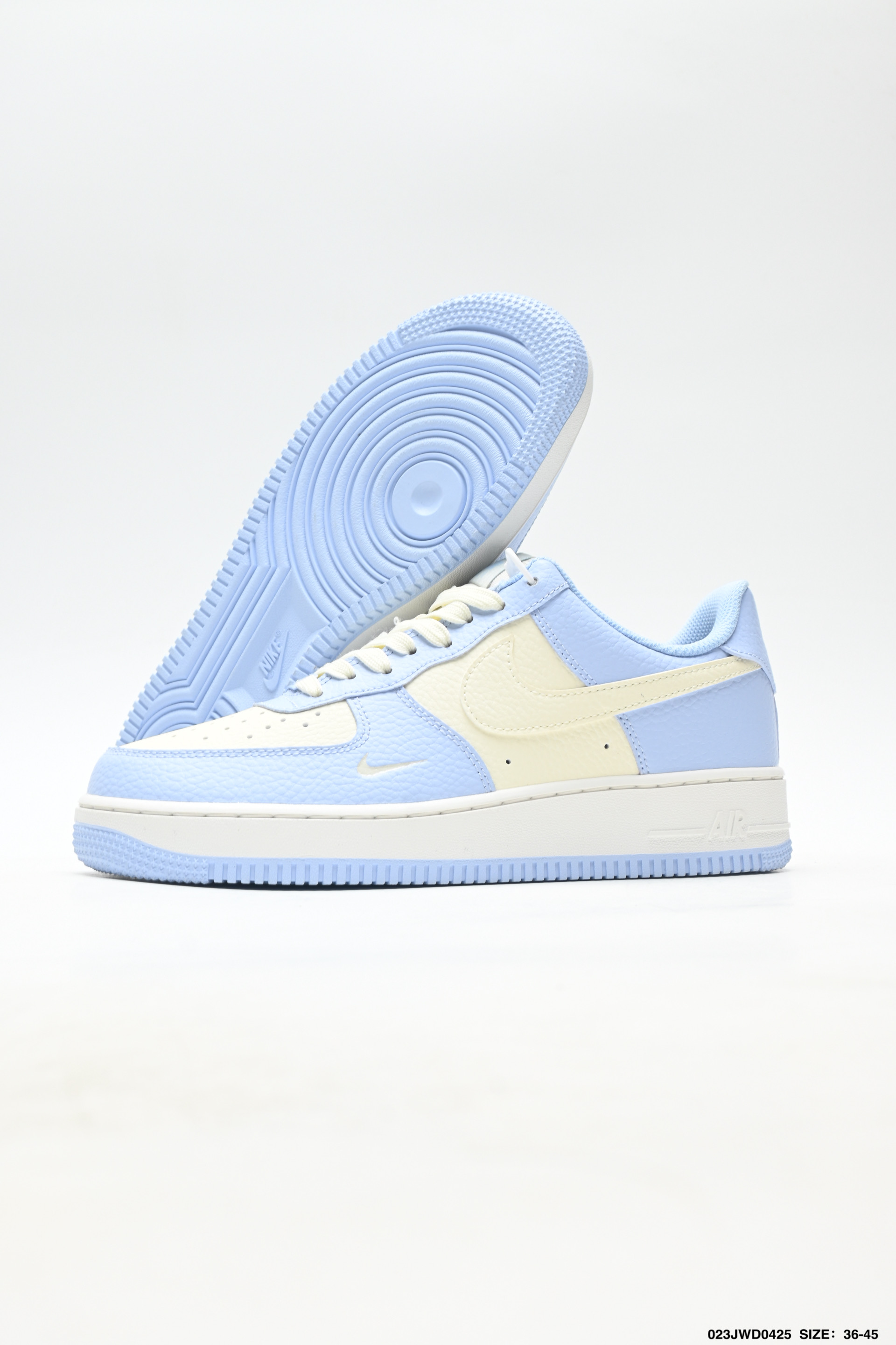 NIKE AIR FORCE 1‘07 IV3222-400 NIKE AIR FORCE 1‘07 IV3222-400