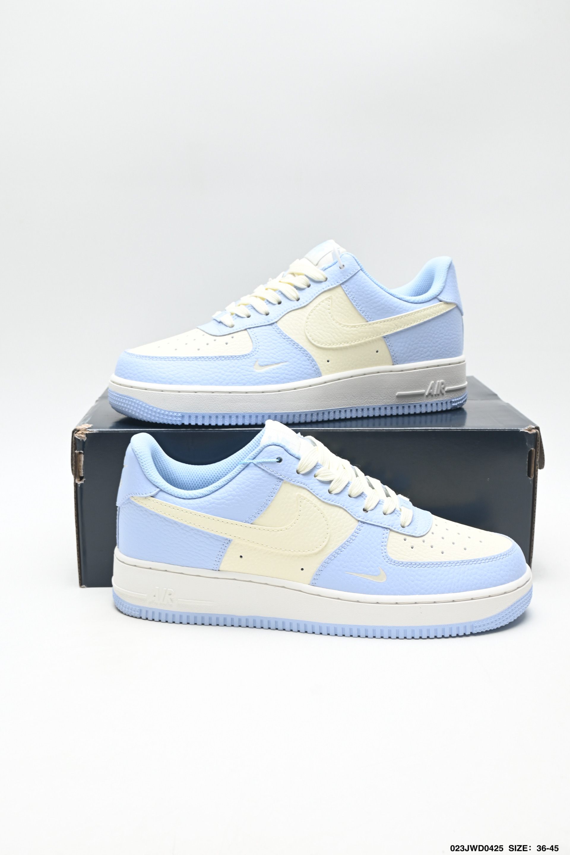 NIKE AIR FORCE 1‘07 IV3222-400 NIKE AIR FORCE 1‘07 IV3222-400