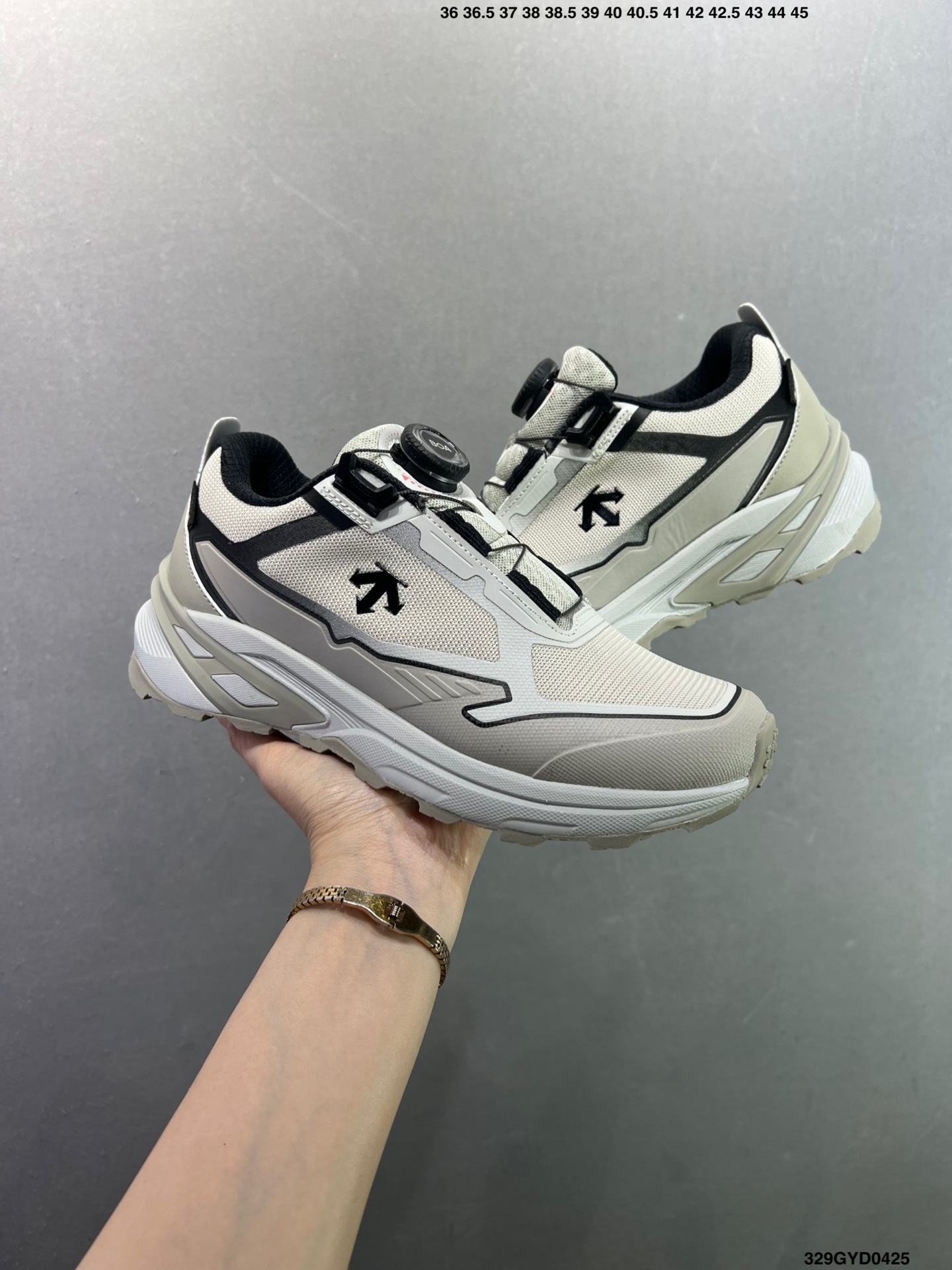 迪桑特DESCENTE EDGE COURT RETRO 复古轻质 耐磨低帮 生活休闲鞋 SP383LSN82 迪桑特DESCENTE EDGE COURT RETRO 复古轻质 耐磨低帮 生活休闲鞋 SP383LSN82